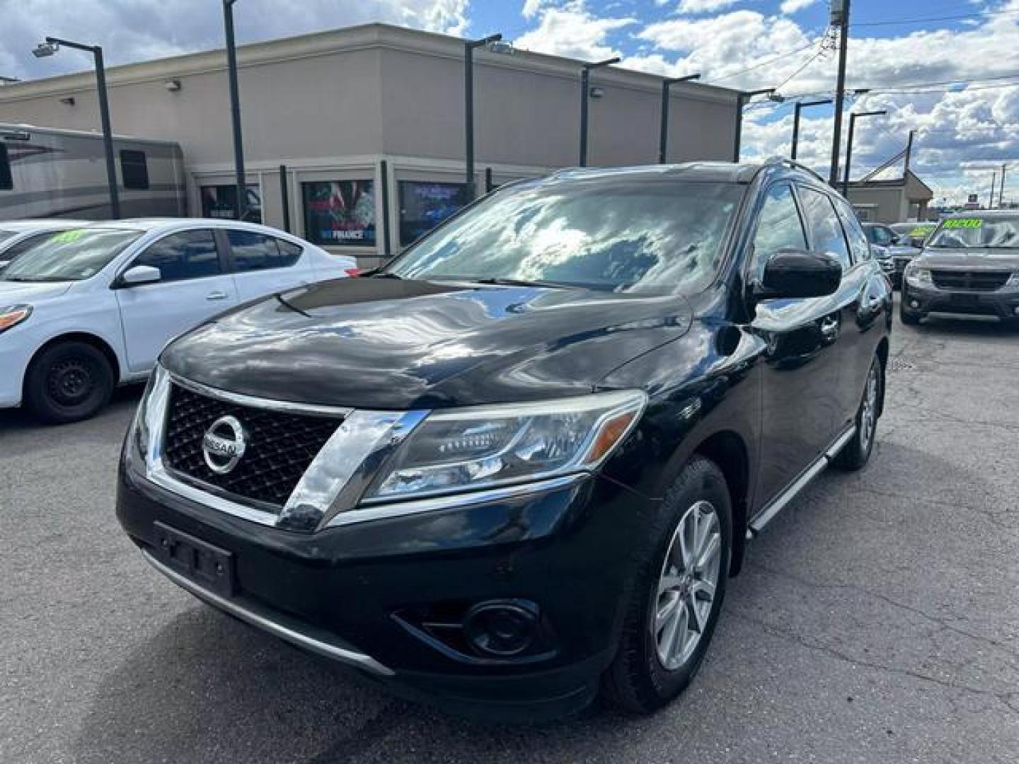 2014 Black Nissan Pathfinder SV Sport Utility 4D (5N1AR2MN0EC) , Automatic, CVT transmission, located at 607 W Columbia Drive, Kennewick, WA, 99336, (509) 987-1069, 46.216743, -119.126404 - Photo#0