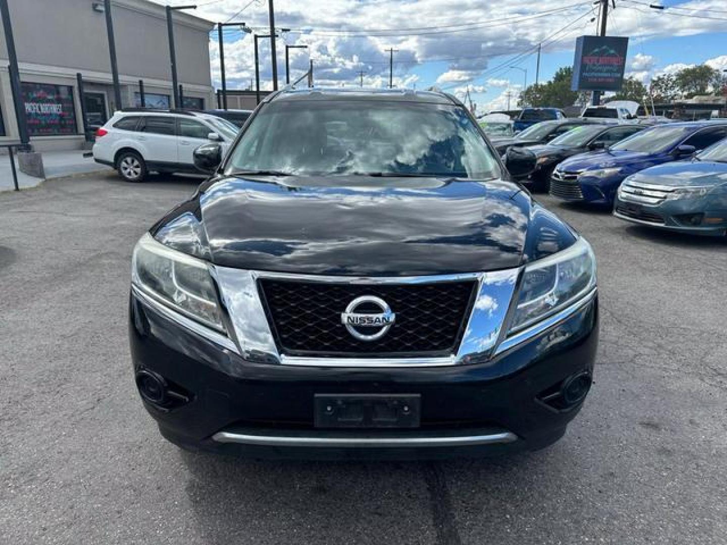 2014 Black Nissan Pathfinder SV Sport Utility 4D (5N1AR2MN0EC) , Automatic, CVT transmission, located at 607 W Columbia Drive, Kennewick, WA, 99336, (509) 987-1069, 46.216743, -119.126404 - Photo#1