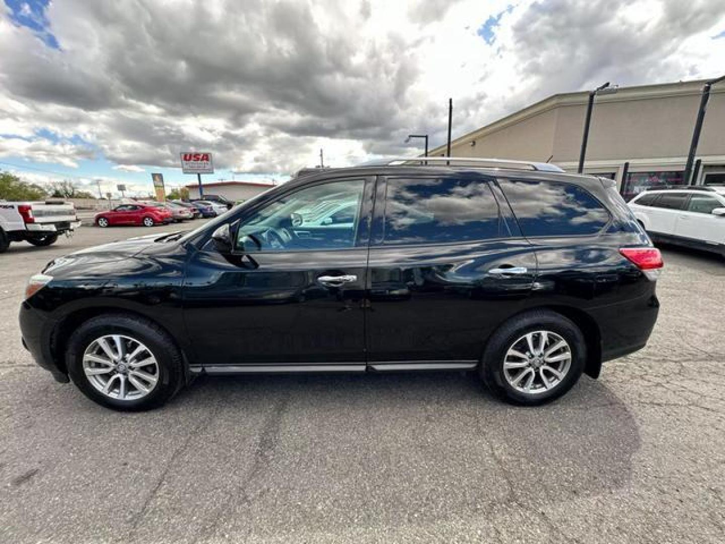 2014 Black Nissan Pathfinder SV Sport Utility 4D (5N1AR2MN0EC) , Automatic, CVT transmission, located at 607 W Columbia Drive, Kennewick, WA, 99336, (509) 987-1069, 46.216743, -119.126404 - Photo#7