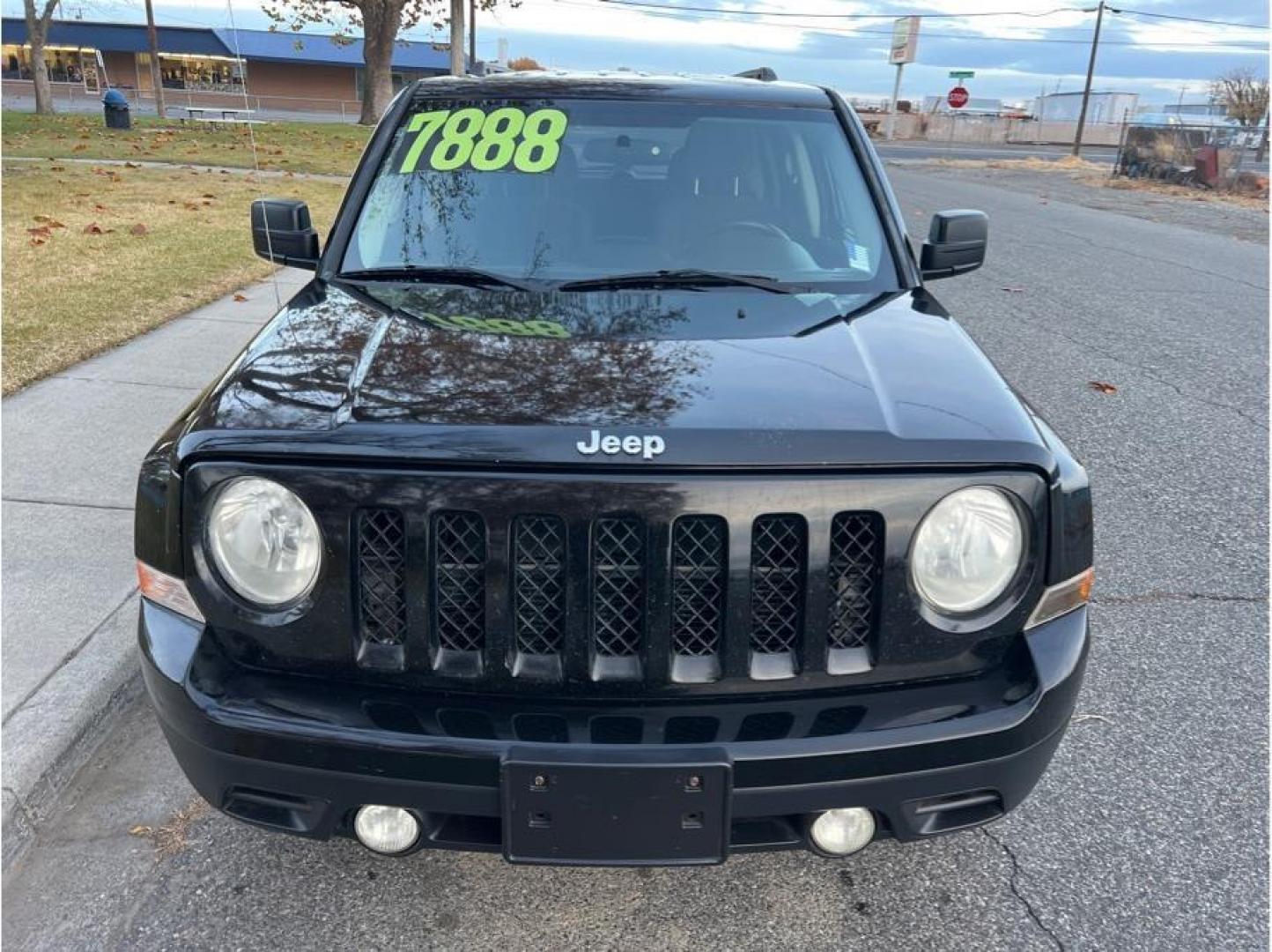 2012 No Color /No Color Jeep Patriot Latitude Sport Utility 4D (1C4NJPFB0CD) with an 4-Cyl, 2.4 Liter engine, Auto, CVT w/AutoStick transmission, located at 607 W Columbia Drive, Kennewick, WA, 99336, (509) 987-1069, 46.216743, -119.126404 - Photo#1