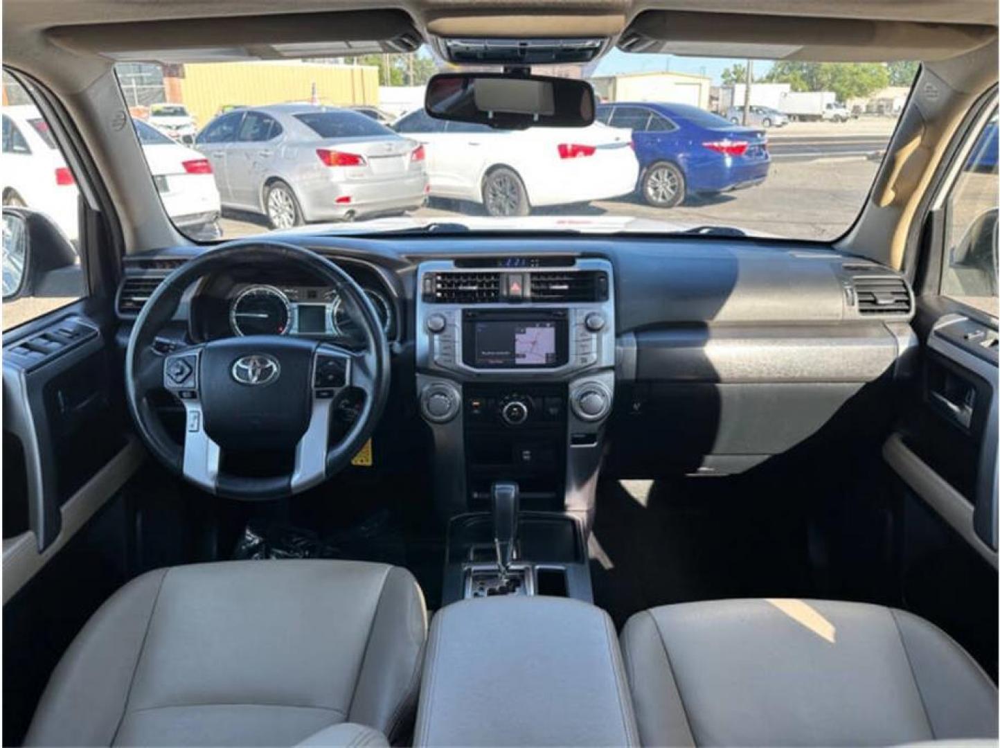 2016 White /No Color Toyota 4Runner (JTEZU5JR5G5) with an V6, 4.0 Liter engine, Auto, 5-Spd SeqShft transmission, located at 607 W Columbia Drive, Kennewick, WA, 99336, (509) 987-1069, 46.216743, -119.126404 - Photo#10