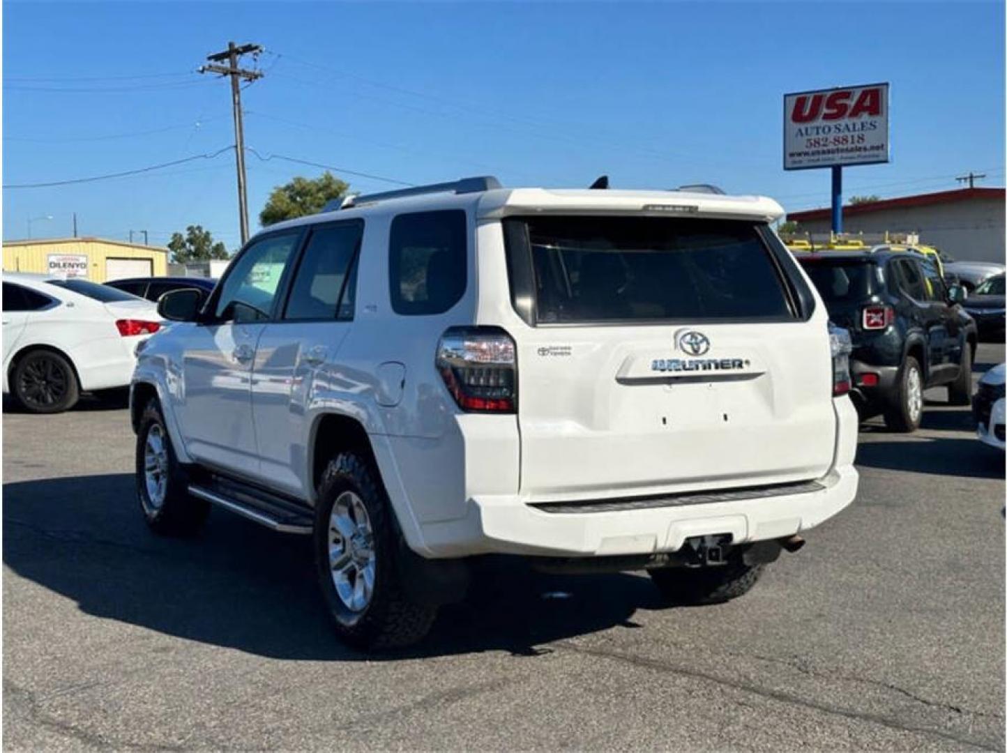 2016 White /No Color Toyota 4Runner (JTEZU5JR5G5) with an V6, 4.0 Liter engine, Auto, 5-Spd SeqShft transmission, located at 607 W Columbia Drive, Kennewick, WA, 99336, (509) 987-1069, 46.216743, -119.126404 - Photo#6