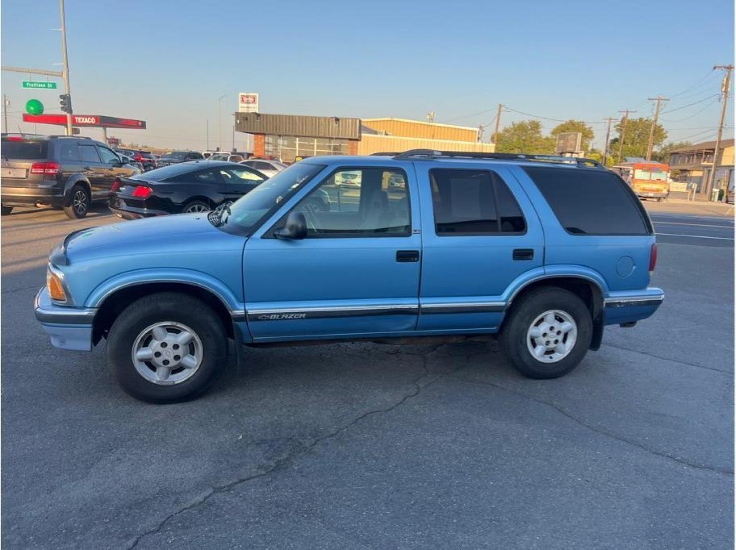 1996 No Color /No Color Chevrolet Blazer (1GNDT13W3T2) with an V6, High Output, 4.3L engine, Automatic transmission, located at 607 W Columbia Drive, Kennewick, WA, 99336, (509) 987-1069, 46.216743, -119.126404 - Photo#1