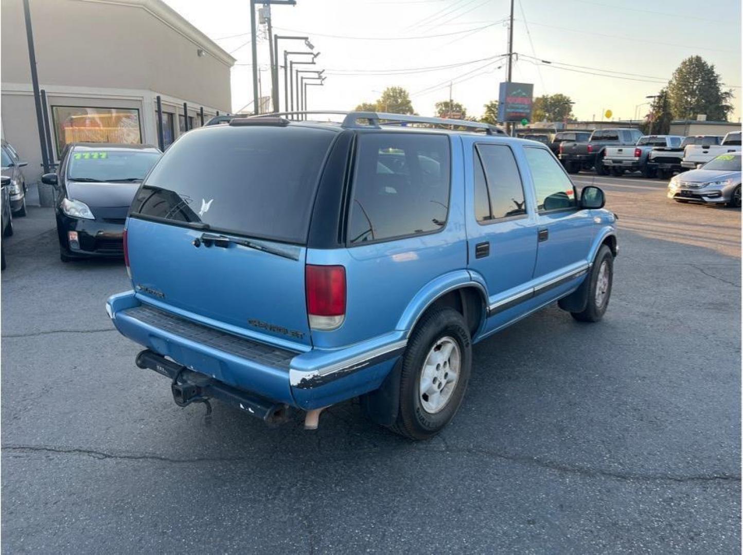 1996 No Color /No Color Chevrolet Blazer (1GNDT13W3T2) with an V6, High Output, 4.3L engine, Automatic transmission, located at 607 W Columbia Drive, Kennewick, WA, 99336, (509) 987-1069, 46.216743, -119.126404 - Photo#4