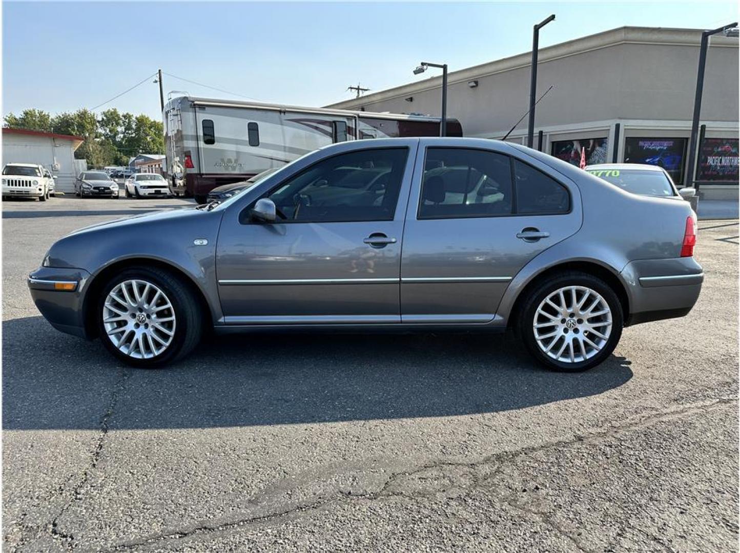 2004 No Color /No Color Volkswagen Jetta (3VWVH69M44M) with an V6, 2.8 Liter engine, Manual, 6-Spd transmission, located at 607 W Columbia Drive, Kennewick, WA, 99336, (509) 987-1069, 46.216743, -119.126404 - Photo#7