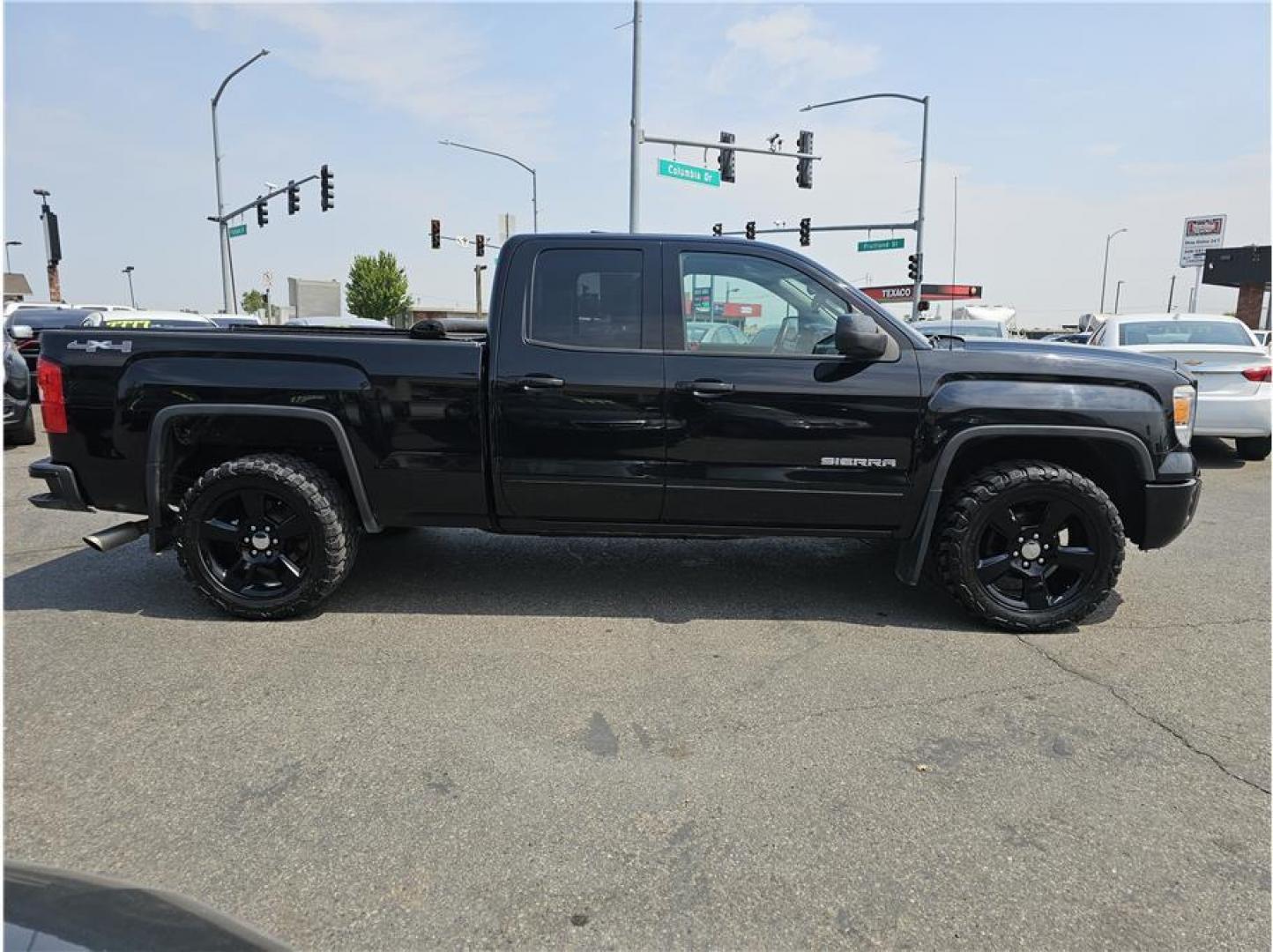 2015 Black /No Color GMC Sierra 1500 Double Cab (1GTV2TEC2FZ) with an V8, EcoTec3, 5.3L engine, Automatic, 6-Spd HD w/Overdrive transmission, located at 607 W Columbia Drive, Kennewick, WA, 99336, (509) 987-1069, 46.216743, -119.126404 - Photo#3