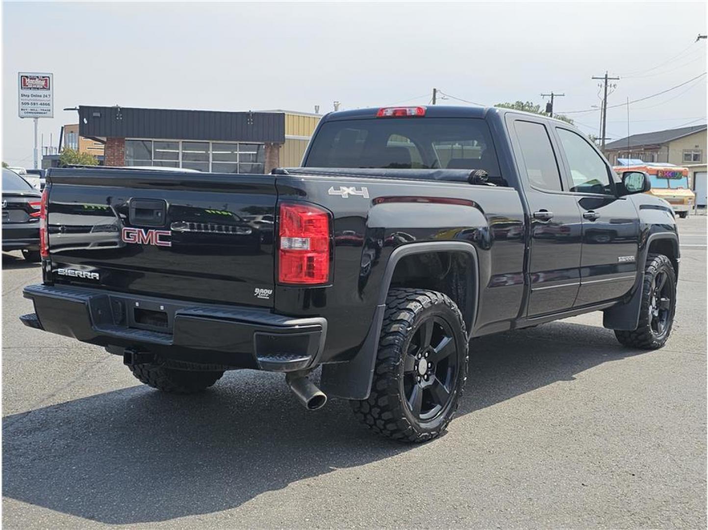 2015 Black /No Color GMC Sierra 1500 Double Cab (1GTV2TEC2FZ) with an V8, EcoTec3, 5.3L engine, Automatic, 6-Spd HD w/Overdrive transmission, located at 607 W Columbia Drive, Kennewick, WA, 99336, (509) 987-1069, 46.216743, -119.126404 - Photo#4