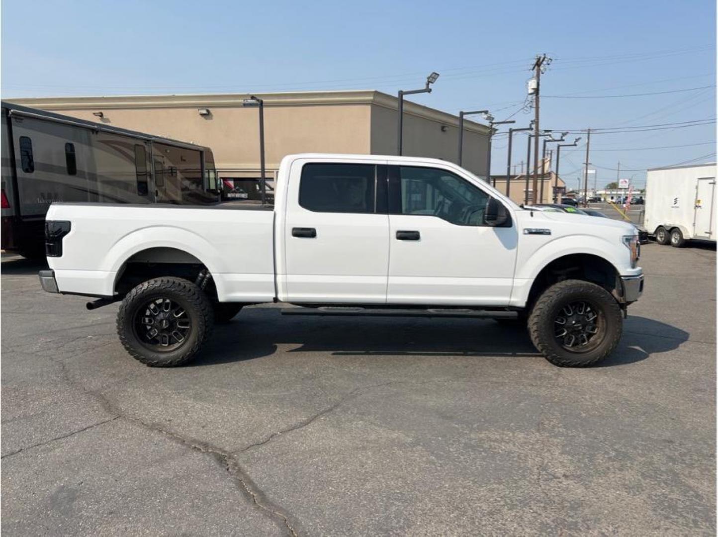 2018 White /No Color Ford F150 SuperCrew Cab (1FTFW1E58JF) with an V8, Flex Fuel, 5.0 Liter engine, Auto, 10-Spd Spt Mode transmission, located at 607 W Columbia Drive, Kennewick, WA, 99336, (509) 987-1069, 46.216743, -119.126404 - Photo#3