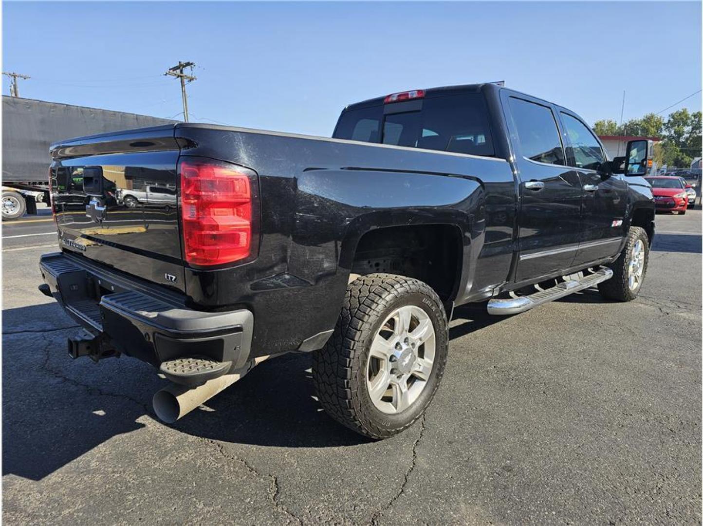 2018 No Color /No Color Chevrolet Silverado 2500 HD Crew Cab (1GC1KWEY2JF) with an V8, Turbo Diesel, 6.6 Liter engine, Automatic, 6-Spd Allison w/Overdrive transmission, located at 607 W Columbia Drive, Kennewick, WA, 99336, (509) 987-1069, 46.216743, -119.126404 - Photo#4