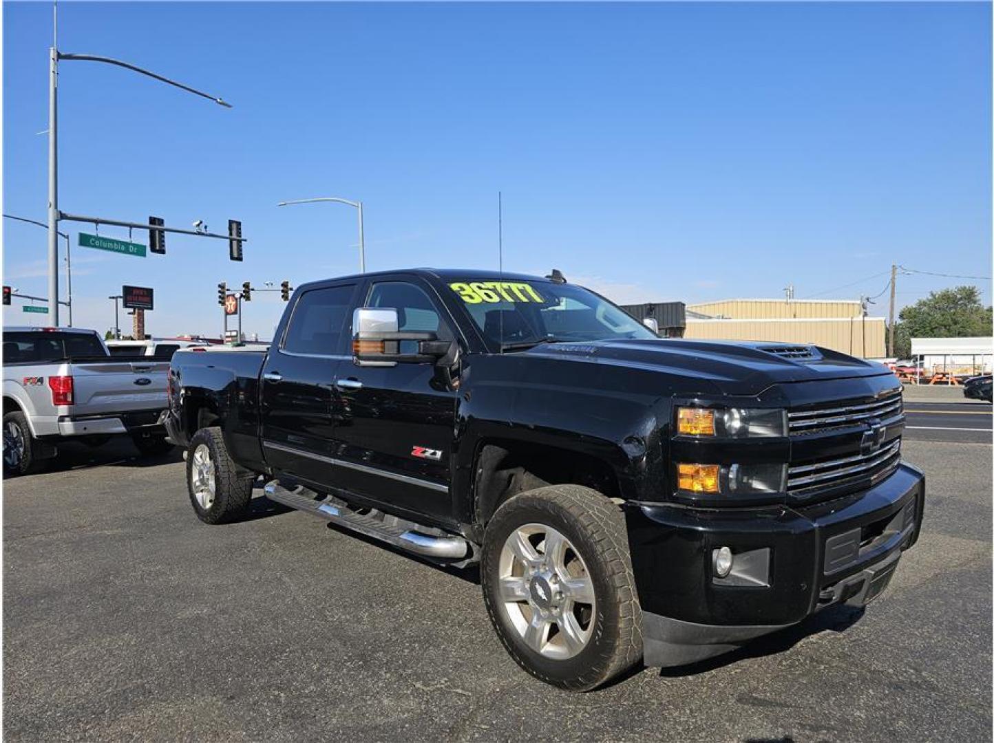 2018 No Color /No Color Chevrolet Silverado 2500 HD Crew Cab (1GC1KWEY2JF) with an V8, Turbo Diesel, 6.6 Liter engine, Automatic, 6-Spd Allison w/Overdrive transmission, located at 607 W Columbia Drive, Kennewick, WA, 99336, (509) 987-1069, 46.216743, -119.126404 - Photo#6