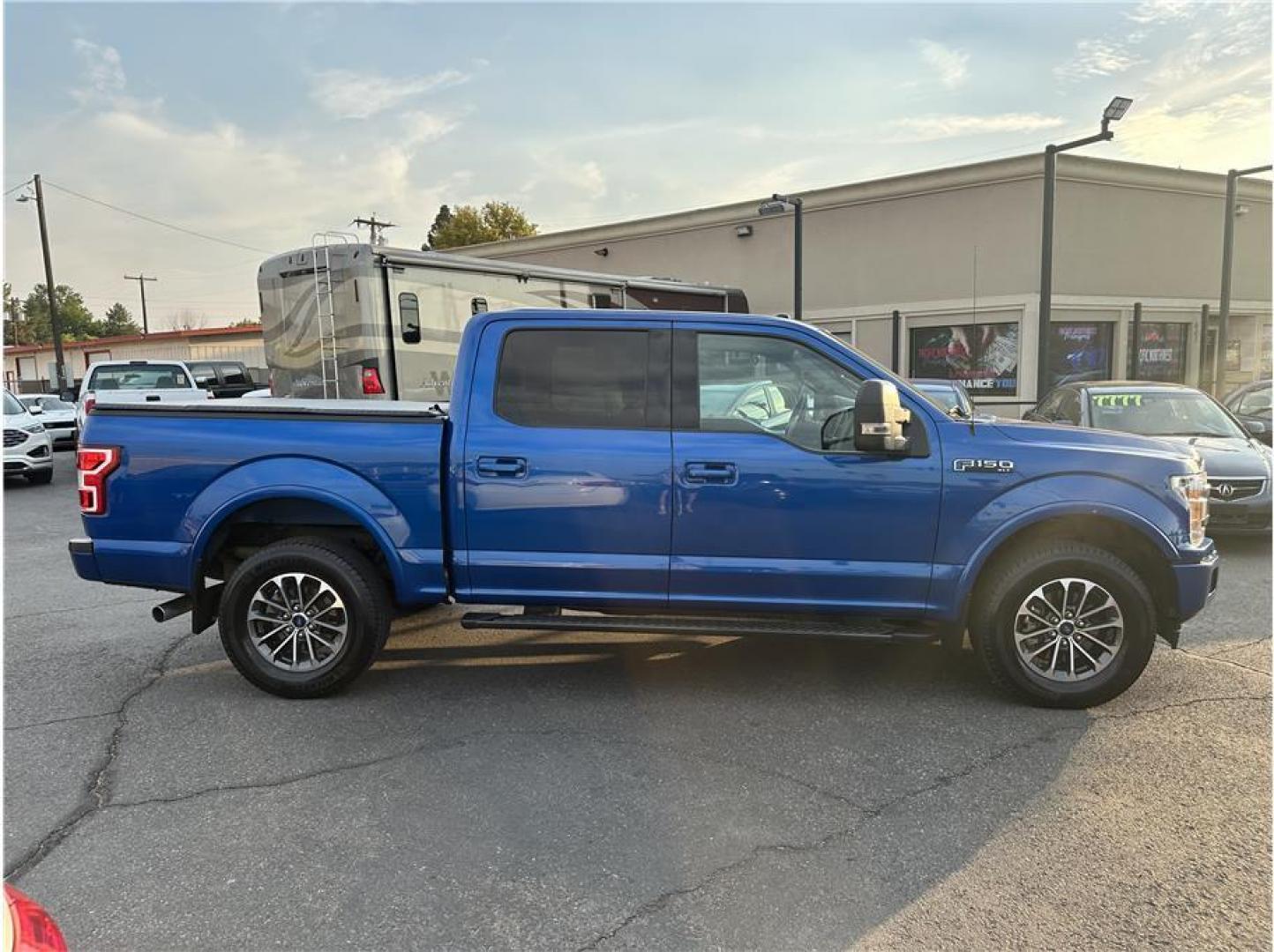 2018 Blue /No Color Ford F150 SuperCrew Cab (1FTEW1EG3JK) with an V6, EcoBoost, TT, 3.5L engine, Auto, 10-Spd Spt Mode transmission, located at 607 W Columbia Drive, Kennewick, WA, 99336, (509) 987-1069, 46.216743, -119.126404 - Photo#3