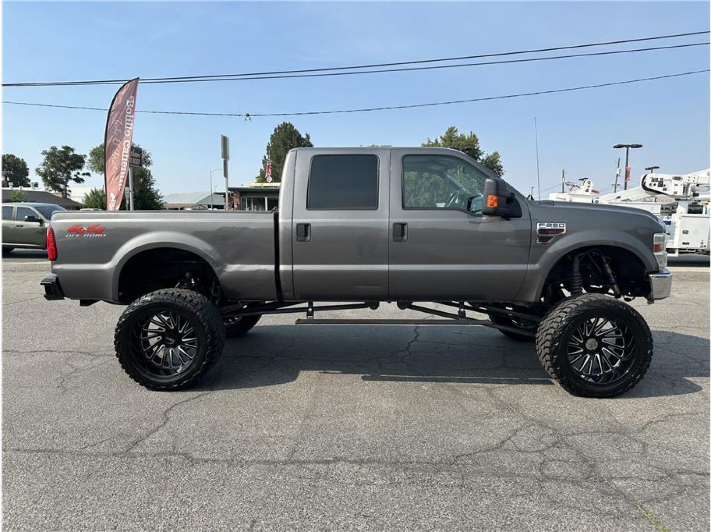 2008 Gray /No Color Ford F250 Super Duty Crew Cab (1FTSW21R28E) with an V8, Turbo Dsl 6.4L engine, Automatic, 5-Spd w/Overdrive transmission, located at 607 W Columbia Drive, Kennewick, WA, 99336, (509) 987-1069, 46.216743, -119.126404 - Photo#3