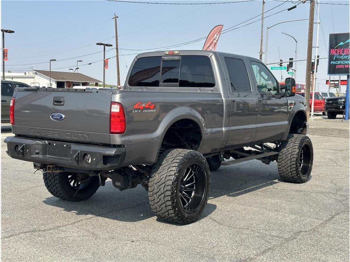 2008 Gray /No Color Ford F250 Super Duty Crew Cab (1FTSW21R28E) with an V8, Turbo Dsl 6.4L engine, Automatic, 5-Spd w/Overdrive transmission, located at 607 W Columbia Drive, Kennewick, WA, 99336, (509) 987-1069, 46.216743, -119.126404 - Photo#4