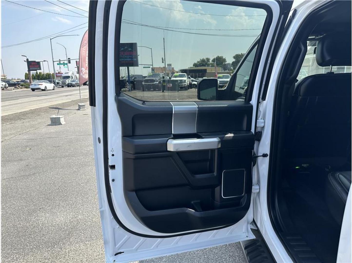 2015 White /No Color Ford F150 SuperCrew Cab (1FTFW1EF3FF) with an V8, Flex Fuel, 5.0 Liter engine, Automatic, 6-Spd transmission, located at 607 W Columbia Drive, Kennewick, WA, 99336, (509) 987-1069, 46.216743, -119.126404 - Photo#18