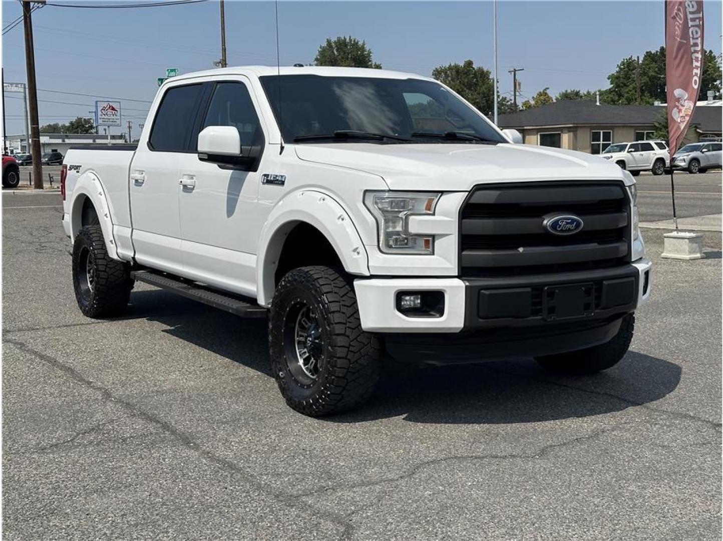 2015 White /No Color Ford F150 SuperCrew Cab (1FTFW1EF3FF) with an V8, Flex Fuel, 5.0 Liter engine, Automatic, 6-Spd transmission, located at 607 W Columbia Drive, Kennewick, WA, 99336, (509) 987-1069, 46.216743, -119.126404 - Photo#2