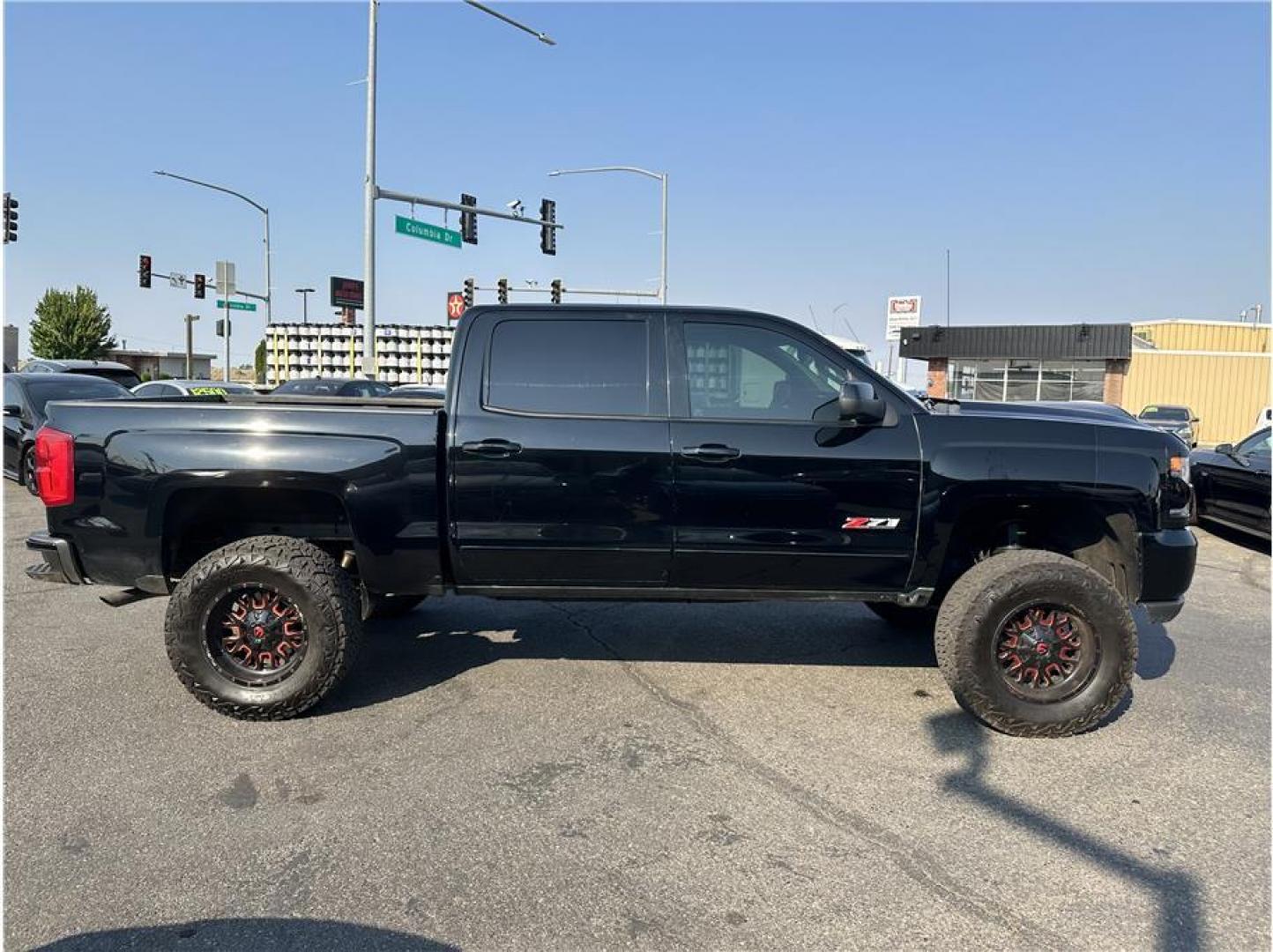 2016 Black /No Color Chevrolet Silverado 1500 Crew Cab (3GCUKSECXGG) with an V8, EcoTec3, 5.3 Liter engine, Auto, 6-Spd HD Overdrive transmission, located at 607 W Columbia Drive, Kennewick, WA, 99336, (509) 987-1069, 46.216743, -119.126404 - Photo#3