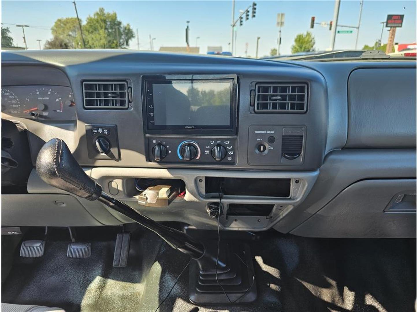 2003 White /No Color Ford F350 Super Duty Super Cab (1FTSX31P03E) with an V8, Turbo Diesel, 6.0L engine, Automatic transmission, located at 607 W Columbia Drive, Kennewick, WA, 99336, (509) 987-1069, 46.216743, -119.126404 - Photo#9