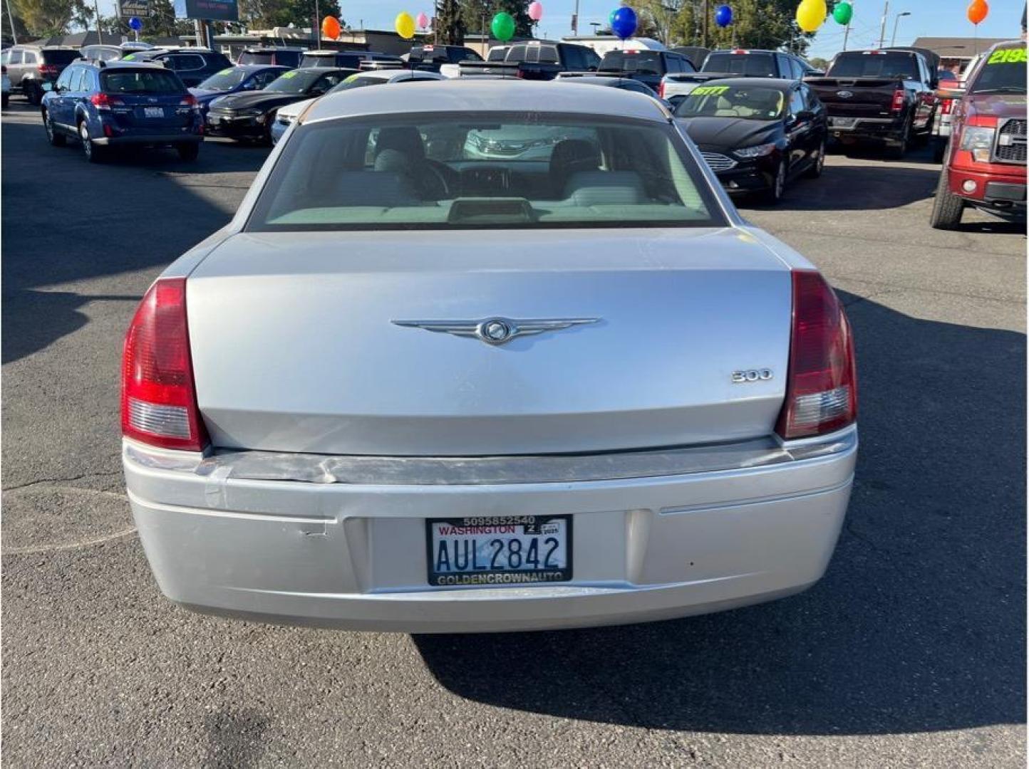 2005 No Color /No Color Chrysler 300 (2C3JA43R95H) with an V6, 2.7 Liter engine, Automatic transmission, located at 607 W Columbia Drive, Kennewick, WA, 99336, (509) 987-1069, 46.216743, -119.126404 - Photo#5