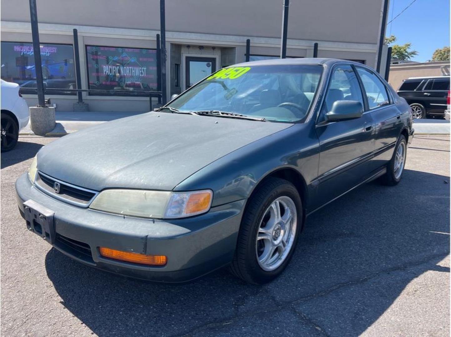 1997 No Color /No Color Honda Accord (1HGCD5635VA) with an 4-Cyl, 2.2 Liter engine, Automatic transmission, located at 607 W Columbia Drive, Kennewick, WA, 99336, (509) 987-1069, 46.216743, -119.126404 - Photo#0