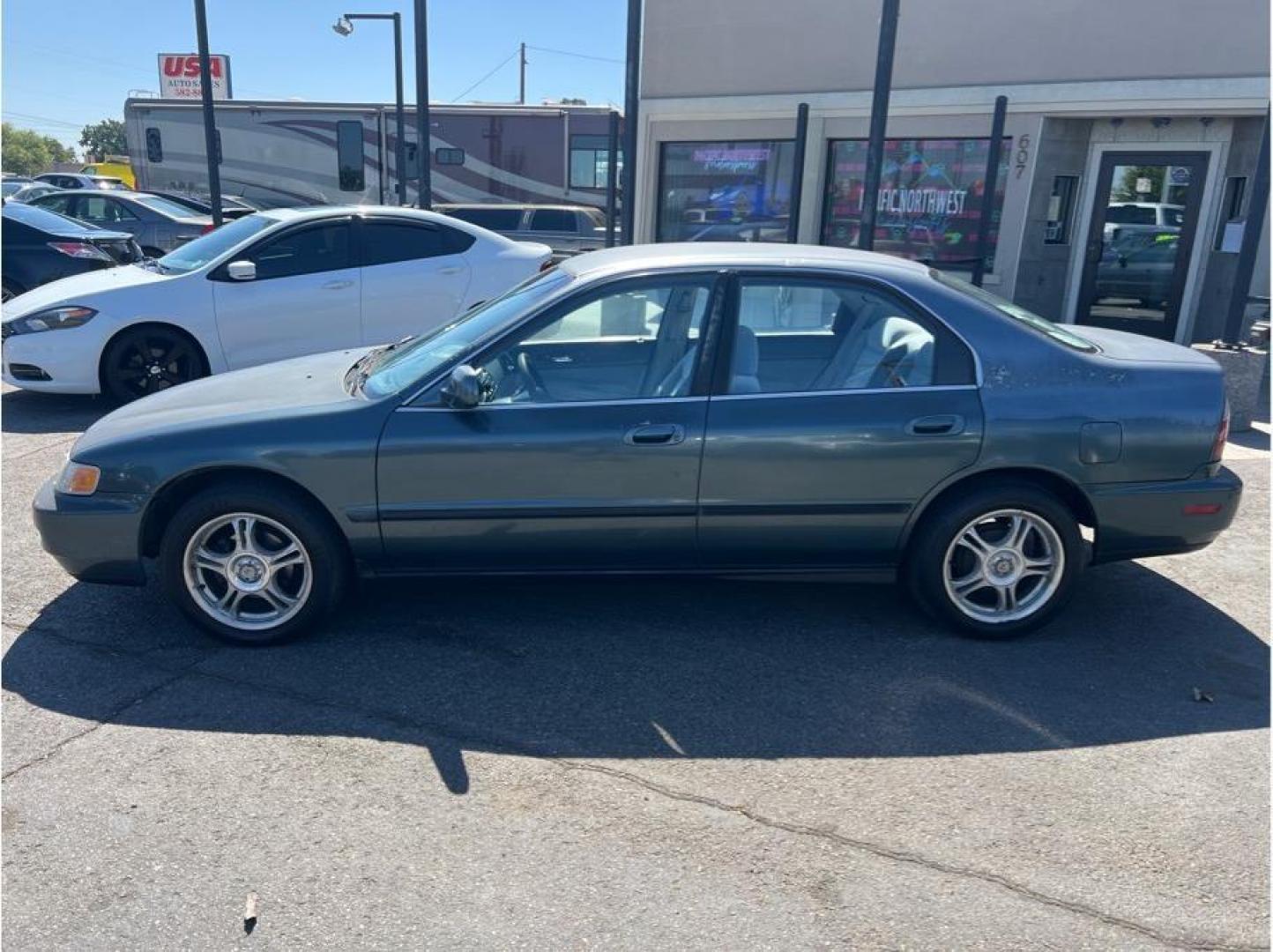 1997 No Color /No Color Honda Accord (1HGCD5635VA) with an 4-Cyl, 2.2 Liter engine, Automatic transmission, located at 607 W Columbia Drive, Kennewick, WA, 99336, (509) 987-1069, 46.216743, -119.126404 - Photo#3