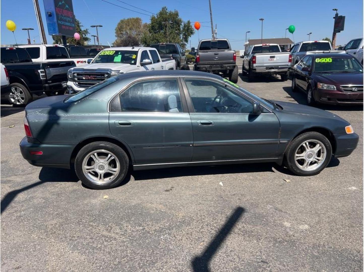 1997 No Color /No Color Honda Accord (1HGCD5635VA) with an 4-Cyl, 2.2 Liter engine, Automatic transmission, located at 607 W Columbia Drive, Kennewick, WA, 99336, (509) 987-1069, 46.216743, -119.126404 - Photo#7