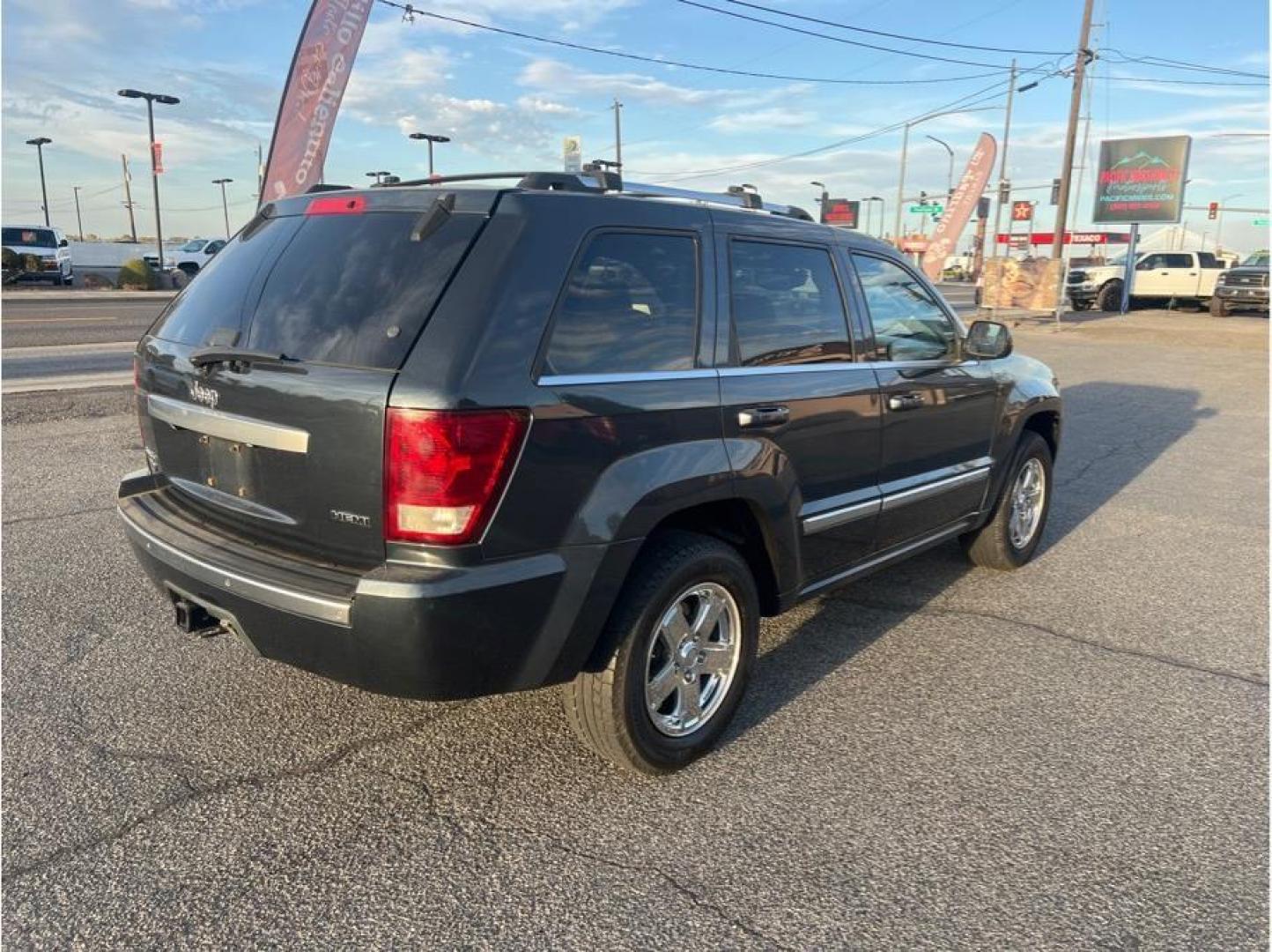 2007 No Color /No Color Jeep Grand Cherokee (1J8HR68237C) with an V8, HEMI, 5.7 Liter engine, Automatic transmission, located at 607 W Columbia Drive, Kennewick, WA, 99336, (509) 987-1069, 46.216743, -119.126404 - Photo#4