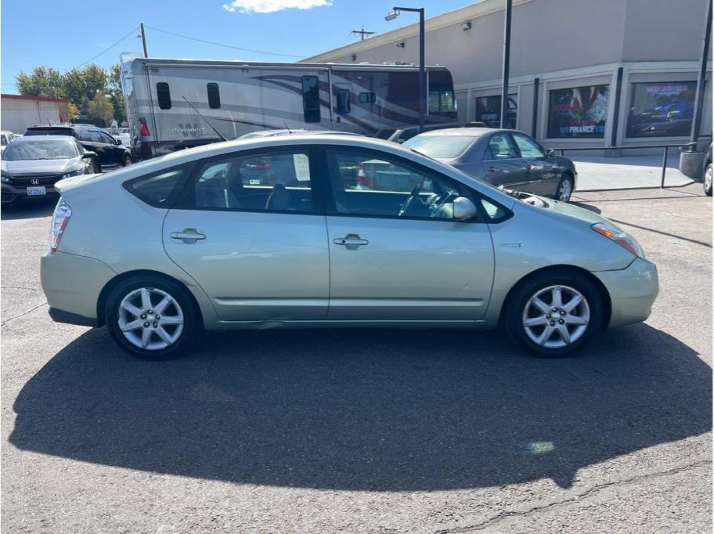 2009 Green /No Color Toyota Prius (JTDKB20U197) with an 4-Cyl, Hybrid, 1.5 Liter engine, Automatic, CVT transmission, located at 607 W Columbia Drive, Kennewick, WA, 99336, (509) 987-1069, 46.216743, -119.126404 - Photo#3