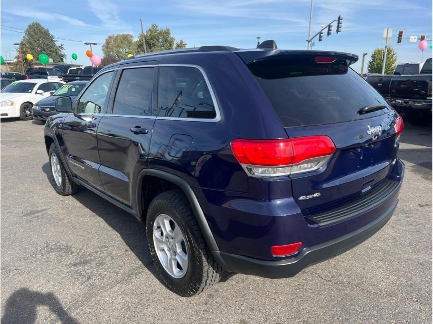 2015 Blue /No Color Jeep Grand Cherokee (1C4RJEAG5FG) with an V6, Flex Fuel, 3.6 Liter engine, Automatic, 8-Spd transmission, located at 607 W Columbia Drive, Kennewick, WA, 99336, (509) 987-1069, 46.216743, -119.126404 - Photo#2