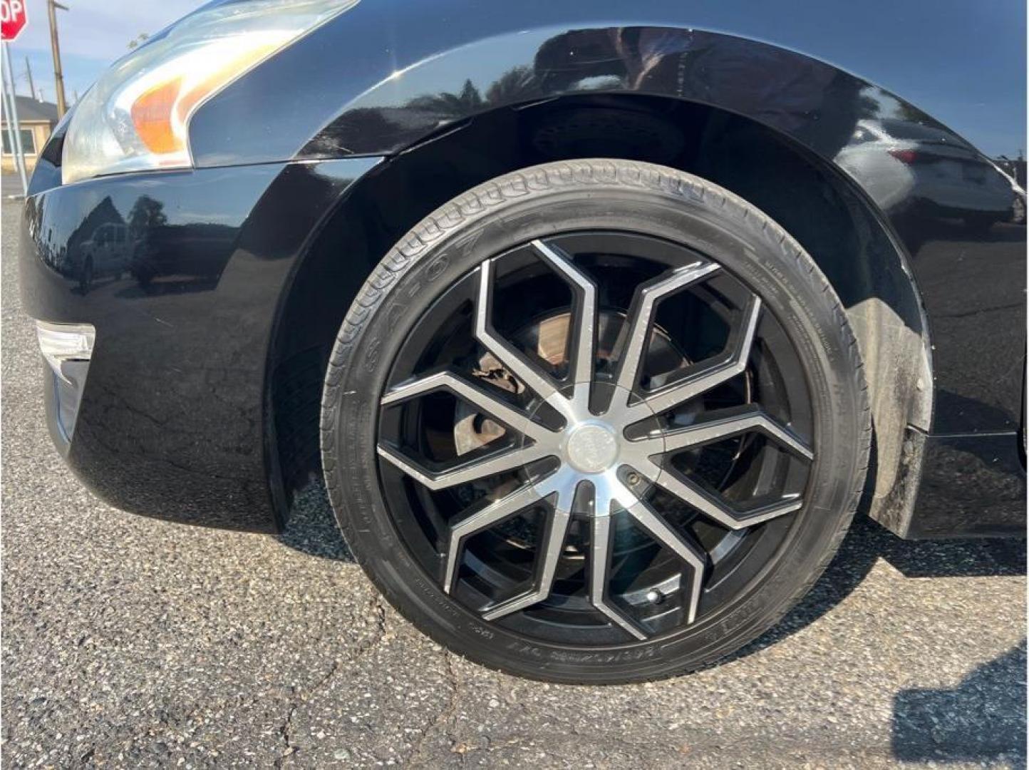 2014 Black /No Color Nissan Altima (1N4AL3AP5EC) with an 4-Cyl, 2.5 Liter engine, Automatic, Xtronic CVT transmission, located at 607 W Columbia Drive, Kennewick, WA, 99336, (509) 987-1069, 46.216743, -119.126404 - Photo#8