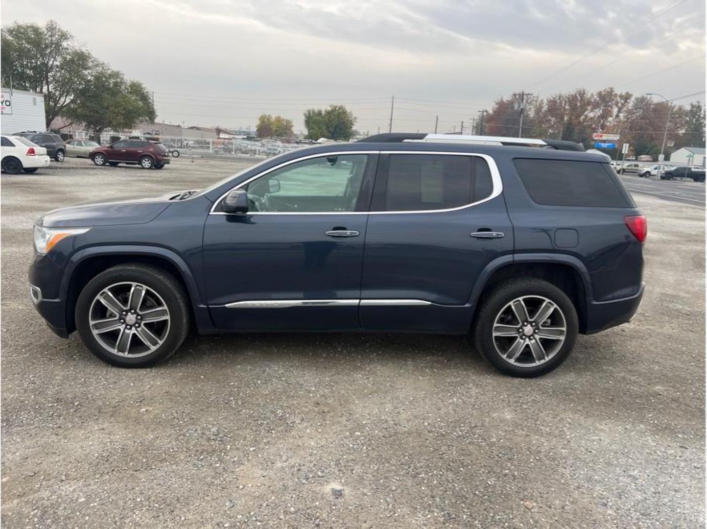 2018 Blue /No Color GMC Acadia (1GKKNXLS4JZ) with an V6, 3.6 Liter engine, Automatic, 6-Spd transmission, located at 607 W Columbia Drive, Kennewick, WA, 99336, (509) 987-1069, 46.216743, -119.126404 - Photo#8