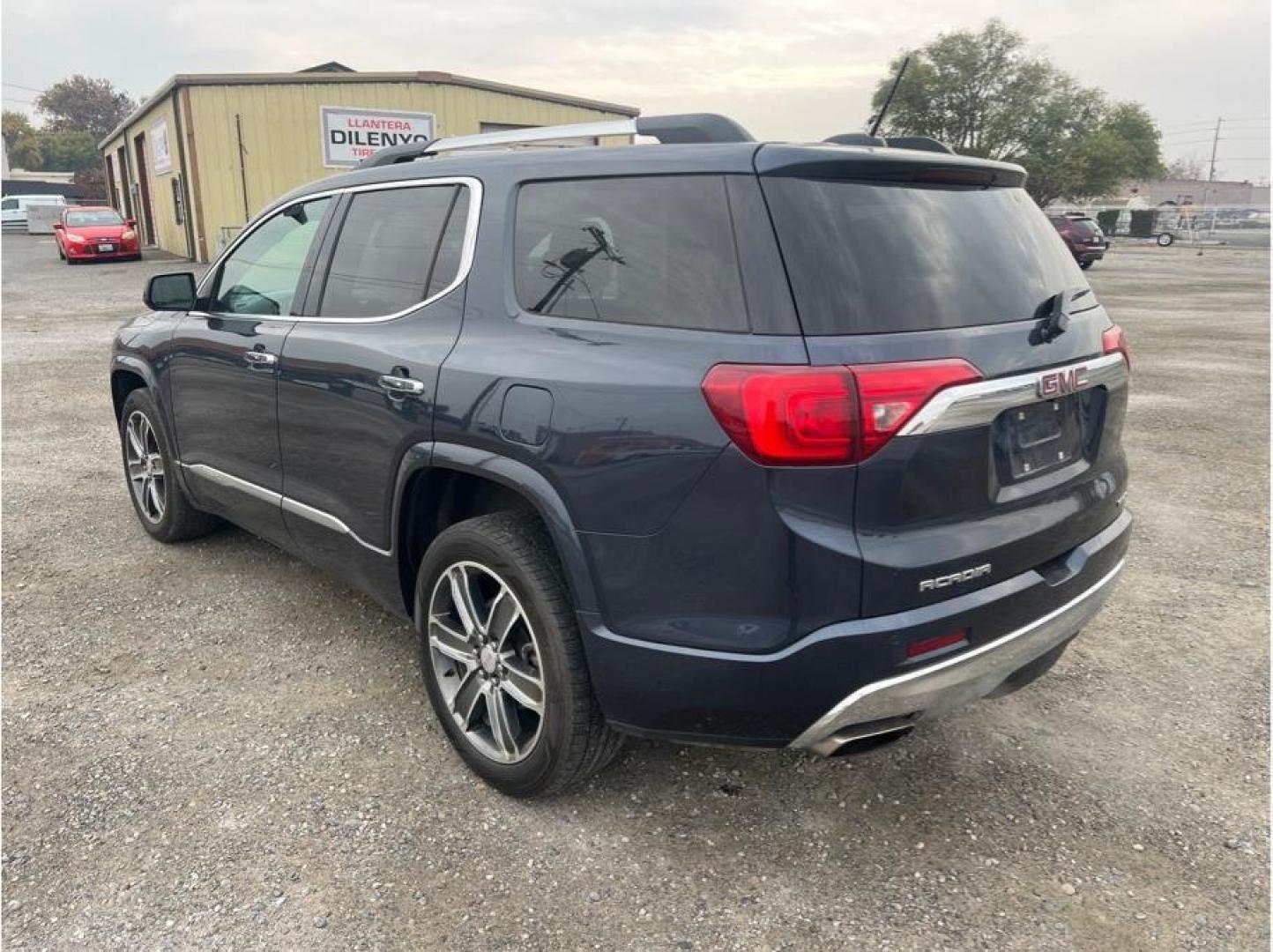 2018 Blue /No Color GMC Acadia (1GKKNXLS4JZ) with an V6, 3.6 Liter engine, Automatic, 6-Spd transmission, located at 607 W Columbia Drive, Kennewick, WA, 99336, (509) 987-1069, 46.216743, -119.126404 - Photo#7