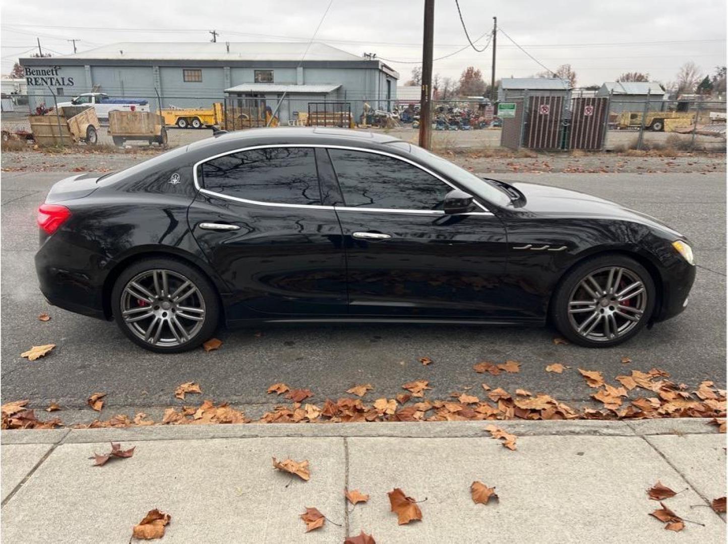 2017 Black /No Color Maserati Ghibli (ZAM57XSA6H1) with an V6, Twin Turbo, 3.0 Liter engine, Auto, 8-Spd Manual transmission, located at 607 W Columbia Drive, Kennewick, WA, 99336, (509) 987-1069, 46.216743, -119.126404 - Photo#3