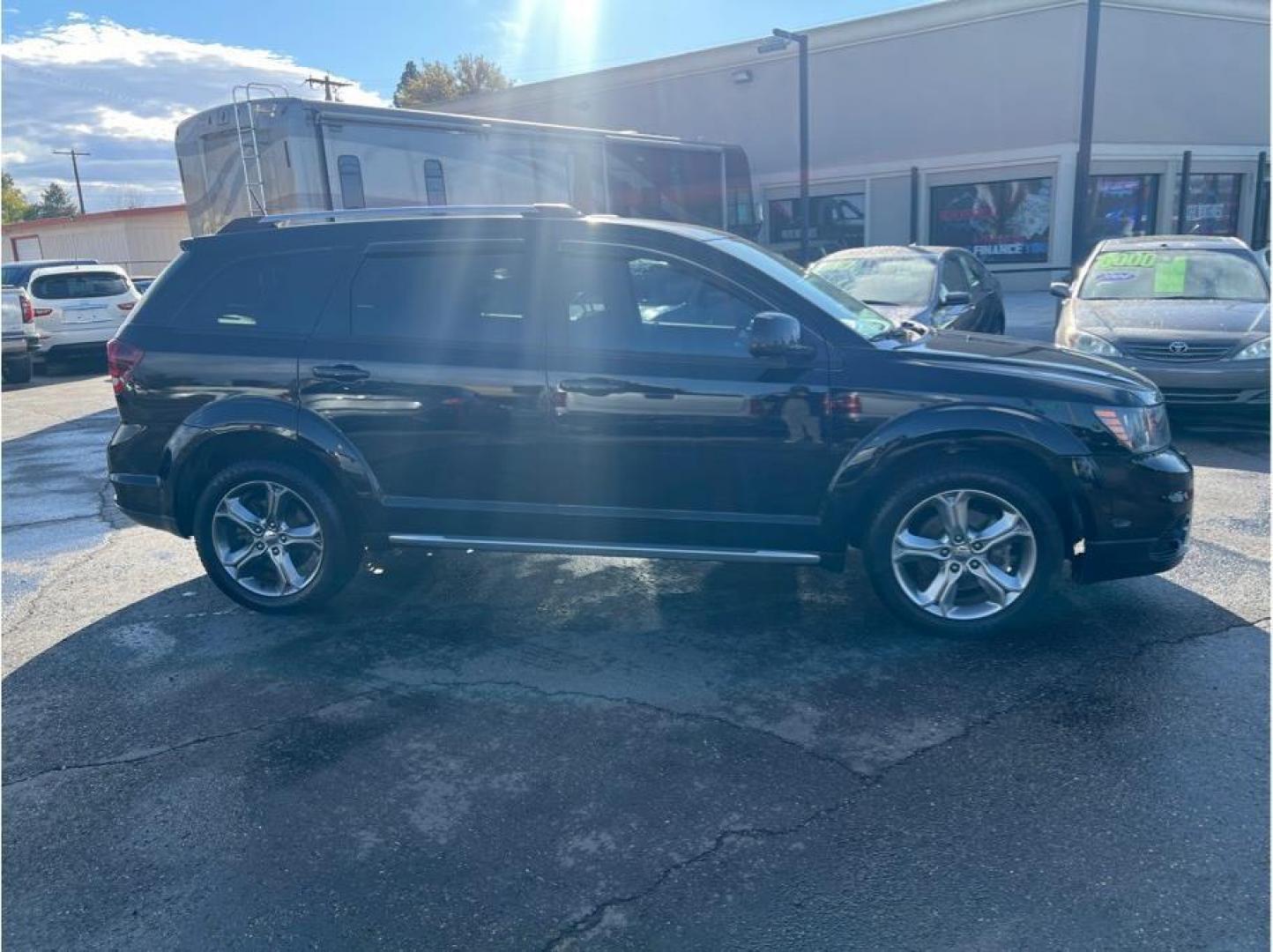 2017 Black /No Color Dodge Journey (3C4PDDGG3HT) with an V6, 3.6 Liter engine, Auto, 6-Spd AutoStick transmission, located at 607 W Columbia Drive, Kennewick, WA, 99336, (509) 987-1069, 46.216743, -119.126404 - Photo#3