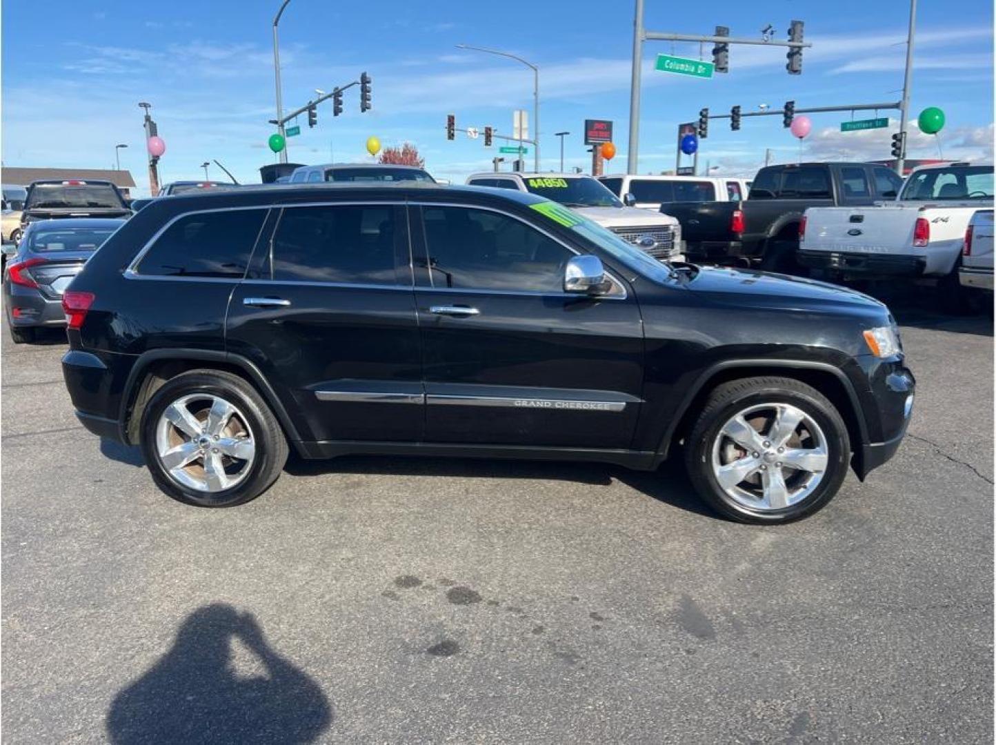 2012 Black /No Color Jeep Grand Cherokee (1C4RJFCT3CC) with an V8, 5.7 Liter engine, Automatic, 5-Spd transmission, located at 607 W Columbia Drive, Kennewick, WA, 99336, (509) 987-1069, 46.216743, -119.126404 - Photo#3