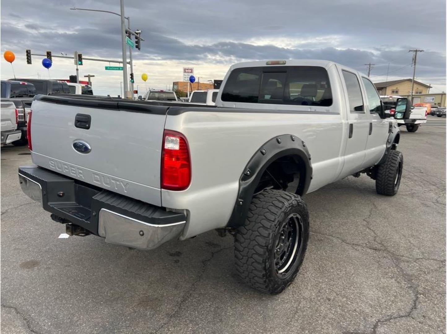 2008 Silver /No Color Ford F350 Super Duty Crew Cab (1FTWW31R48E) with an V8, Turbo Dsl 6.4L engine, Automatic, 5-Spd w/Overdrive transmission, located at 607 W Columbia Drive, Kennewick, WA, 99336, (509) 987-1069, 46.216743, -119.126404 - Photo#4