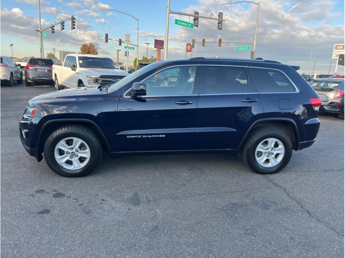 2014 Blue /No Color Jeep Grand Cherokee (1C4RJFAG6EC) with an V6, Flex Fuel, 3.6 Liter engine, Automatic, 8-Spd transmission, located at 607 W Columbia Drive, Kennewick, WA, 99336, (509) 987-1069, 46.216743, -119.126404 - Photo#7