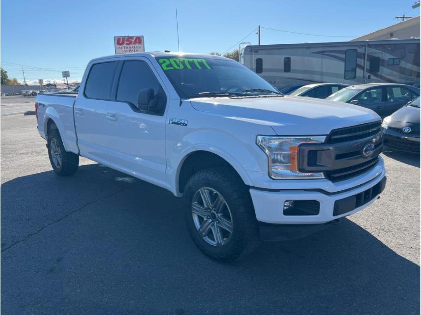 2018 White /No Color Ford F150 SuperCrew Cab (1FTFW1EG9JK) with an V6, EcoBoost, TT, 3.5L engine, Auto, 10-Spd Spt Mode transmission, located at 607 W Columbia Drive, Kennewick, WA, 99336, (509) 987-1069, 46.216743, -119.126404 - Photo#2