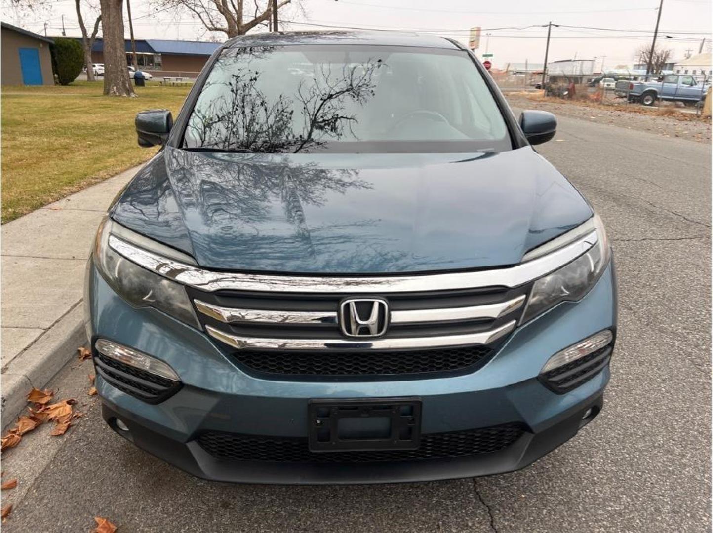 2016 Blue /No Color Honda Pilot (5FNYF6H52GB) with an V6, i-VTEC, 3.5 Liter engine, Automatic, 6-Spd transmission, located at 607 W Columbia Drive, Kennewick, WA, 99336, (509) 987-1069, 46.216743, -119.126404 - Photo#1