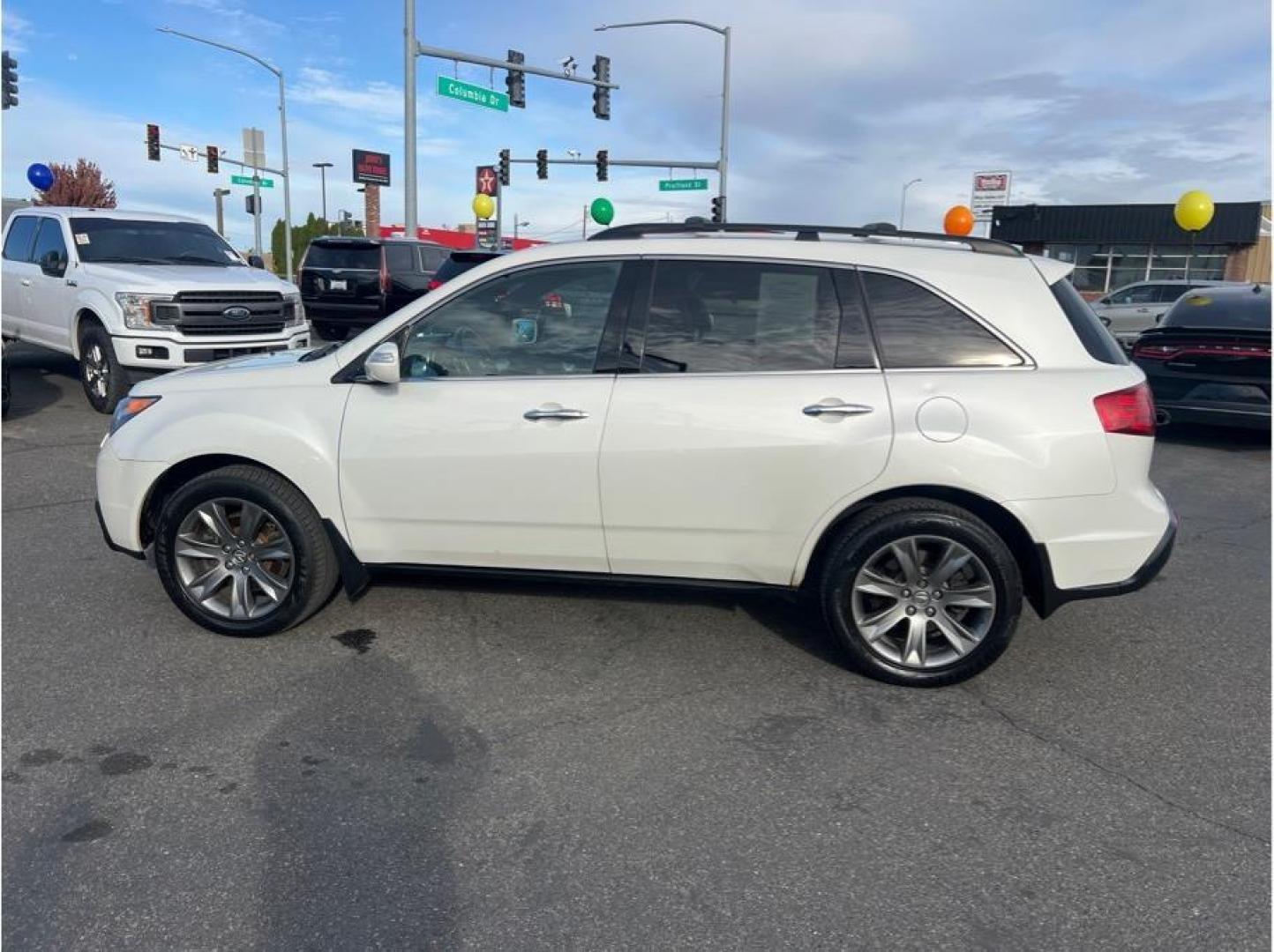 2011 White /No Color Acura MDX (2HNYD2H70BH) with an V6, VTEC, 3.7 Liter engine, Automatic, 6-Spd Sptshft transmission, located at 607 W Columbia Drive, Kennewick, WA, 99336, (509) 987-1069, 46.216743, -119.126404 - Photo#7