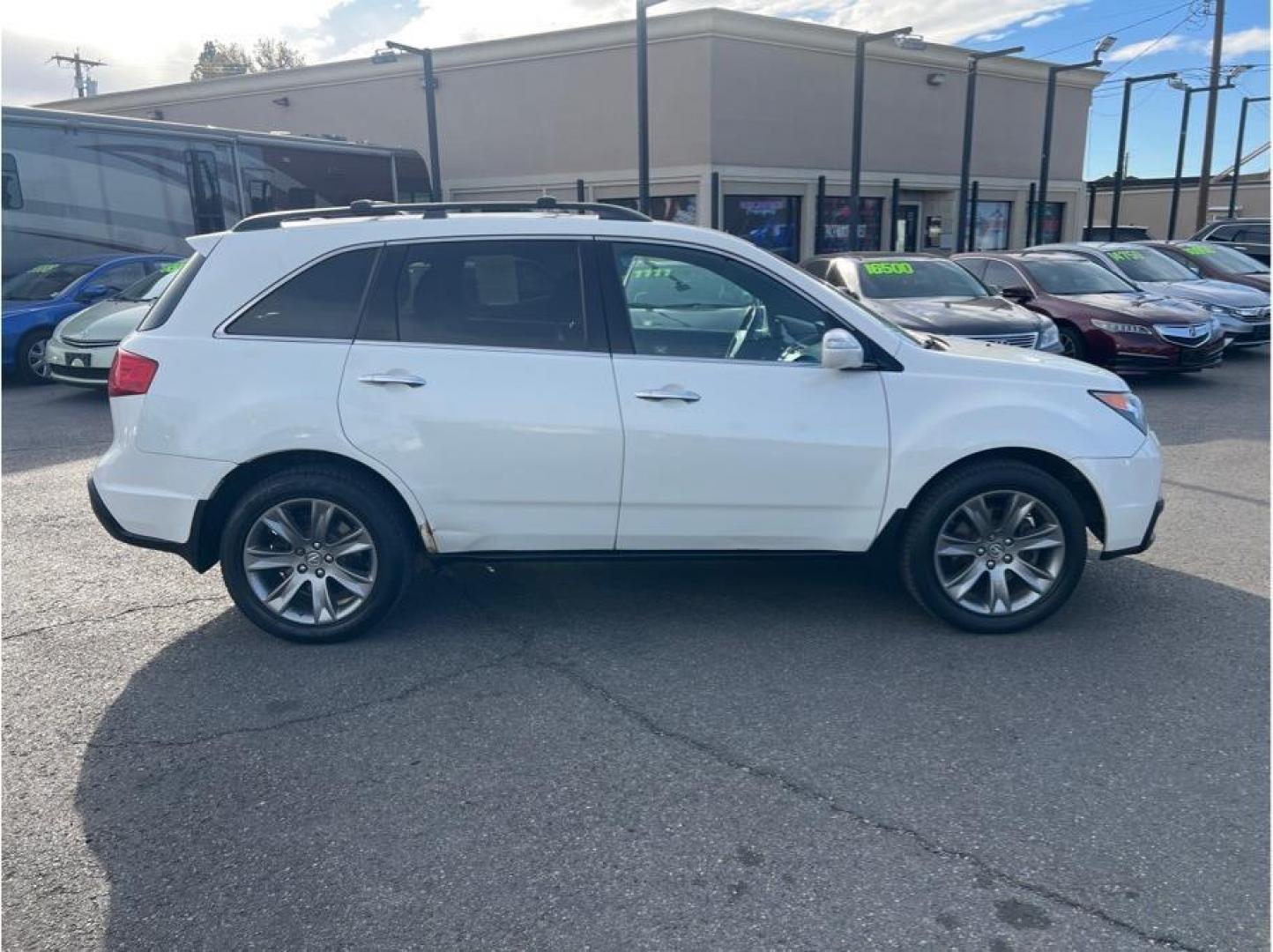 2011 White /No Color Acura MDX (2HNYD2H70BH) with an V6, VTEC, 3.7 Liter engine, Automatic, 6-Spd Sptshft transmission, located at 607 W Columbia Drive, Kennewick, WA, 99336, (509) 987-1069, 46.216743, -119.126404 - Photo#3