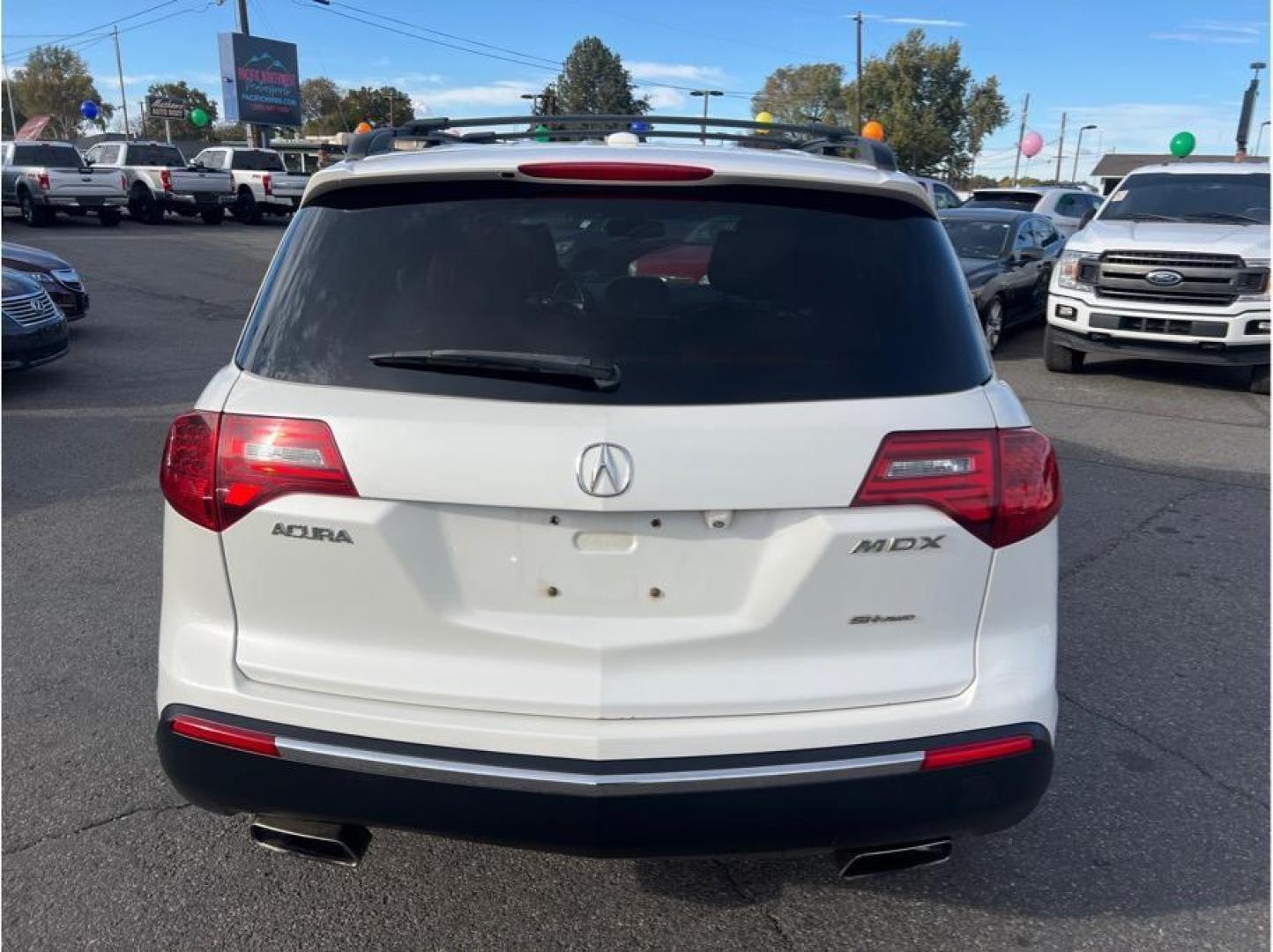 2011 White /No Color Acura MDX (2HNYD2H70BH) with an V6, VTEC, 3.7 Liter engine, Automatic, 6-Spd Sptshft transmission, located at 607 W Columbia Drive, Kennewick, WA, 99336, (509) 987-1069, 46.216743, -119.126404 - Photo#5