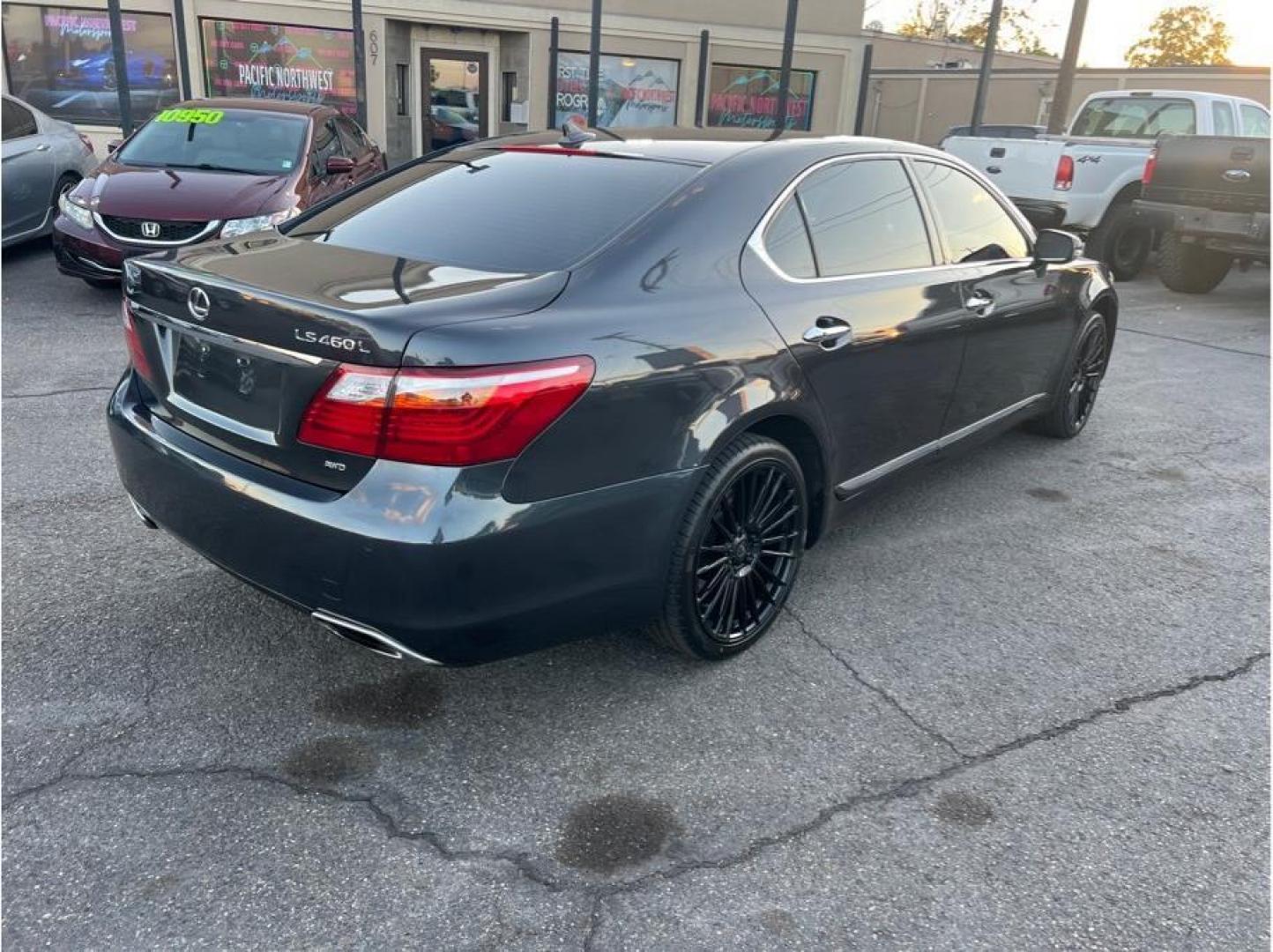 2011 Gray /No Color Lexus LS (JTHDL5EF5B5) with an V8, 4.6 Liter engine, Automatic, 8-Spd w/Overdrive and Sequential Mode transmission, located at 607 W Columbia Drive, Kennewick, WA, 99336, (509) 987-1069, 46.216743, -119.126404 - Photo#4