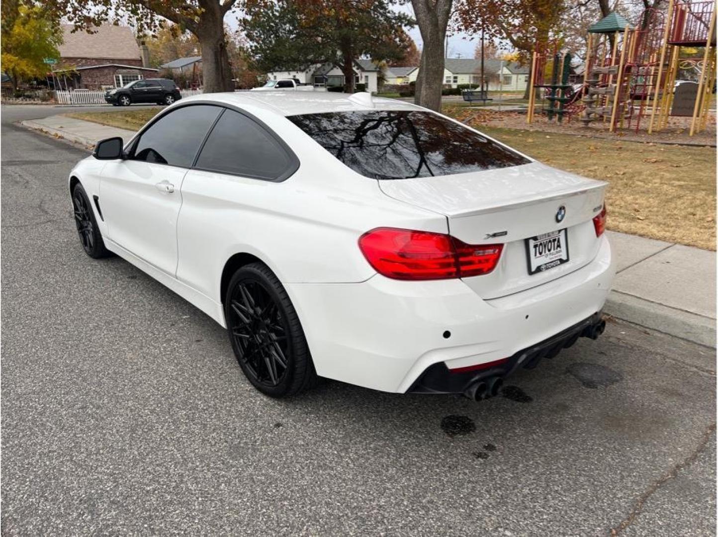 2014 White /No Color BMW 4 Series (WBA3N9C55EK) with an 4-Cyl, Turbo, 2.0 Liter engine, Automatic, 8-Spd Sport transmission, located at 607 W Columbia Drive, Kennewick, WA, 99336, (509) 987-1069, 46.216743, -119.126404 - Photo#6