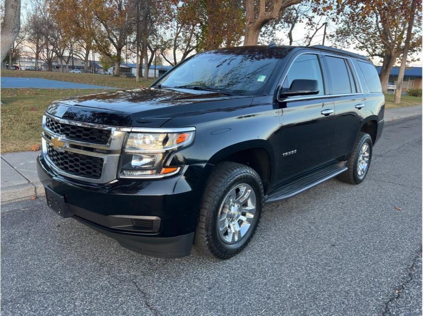 2015 Black /No Color Chevrolet Tahoe (1GNSKBKCXFR) with an V8, EcoTec3, FF, 5.3L engine, Auto, 6-Spd Overdrive transmission, located at 607 W Columbia Drive, Kennewick, WA, 99336, (509) 987-1069, 46.216743, -119.126404 - Photo#0