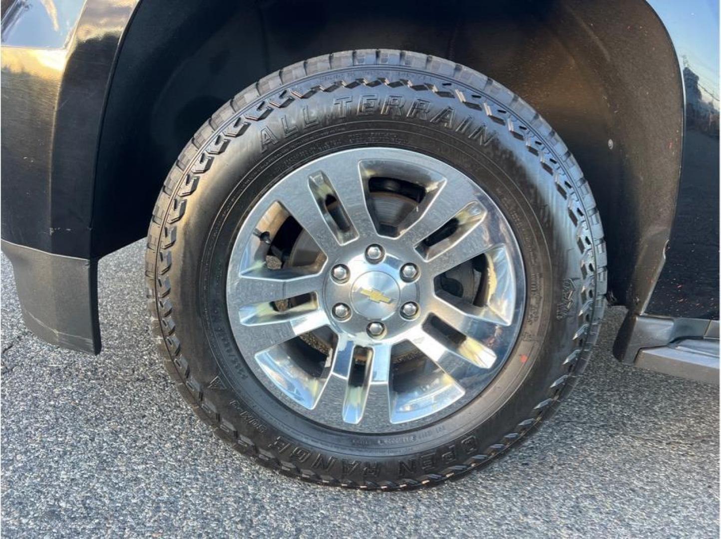 2015 Black /No Color Chevrolet Tahoe (1GNSKBKCXFR) with an V8, EcoTec3, FF, 5.3L engine, Auto, 6-Spd Overdrive transmission, located at 607 W Columbia Drive, Kennewick, WA, 99336, (509) 987-1069, 46.216743, -119.126404 - Photo#8