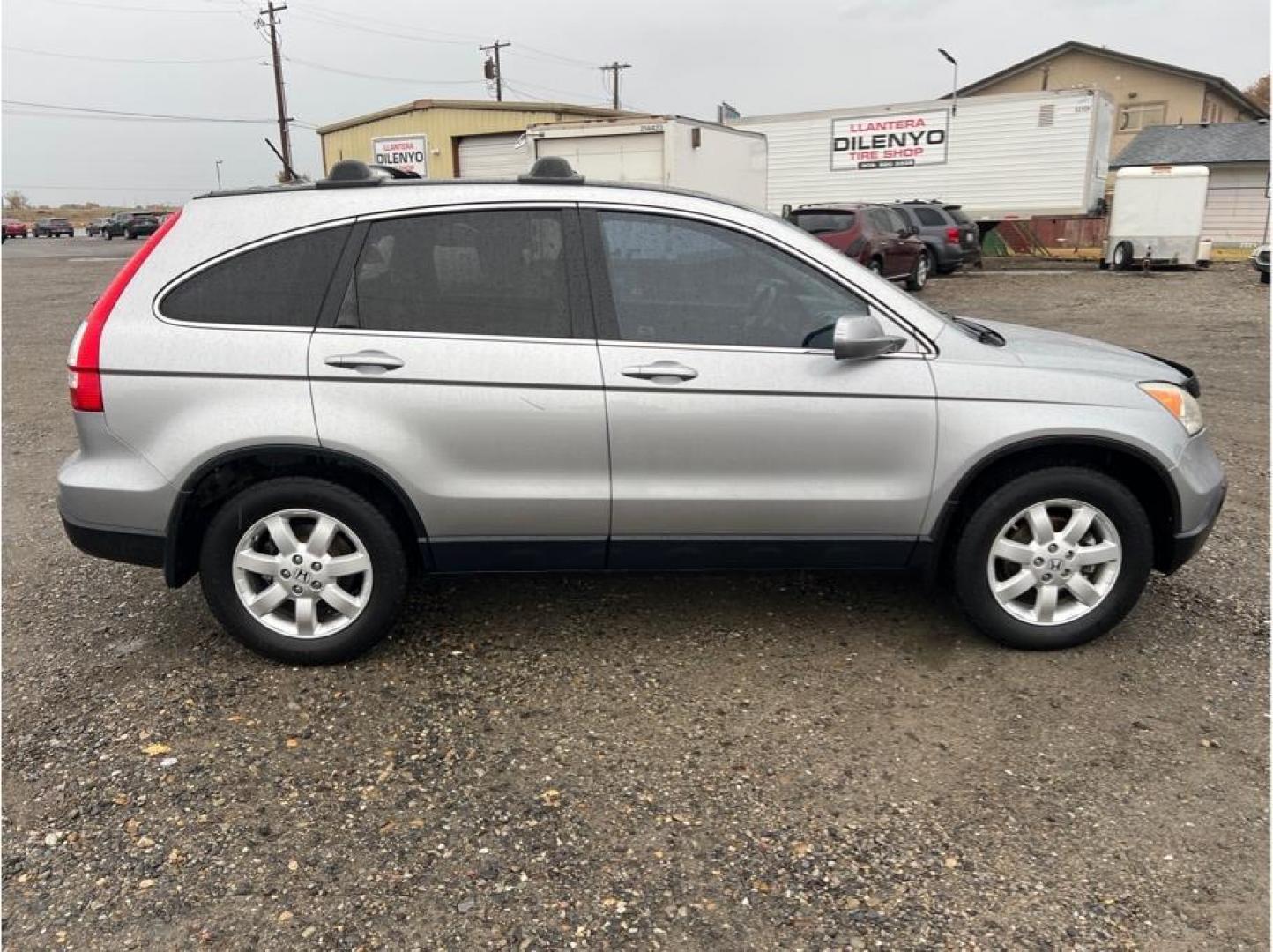 2007 Silver /No Color Honda CR-V (JHLRE48727C) with an 4-Cyl, VTEC, 2.4 Liter engine, Automatic transmission, located at 607 W Columbia Drive, Kennewick, WA, 99336, (509) 987-1069, 46.216743, -119.126404 - Photo#3