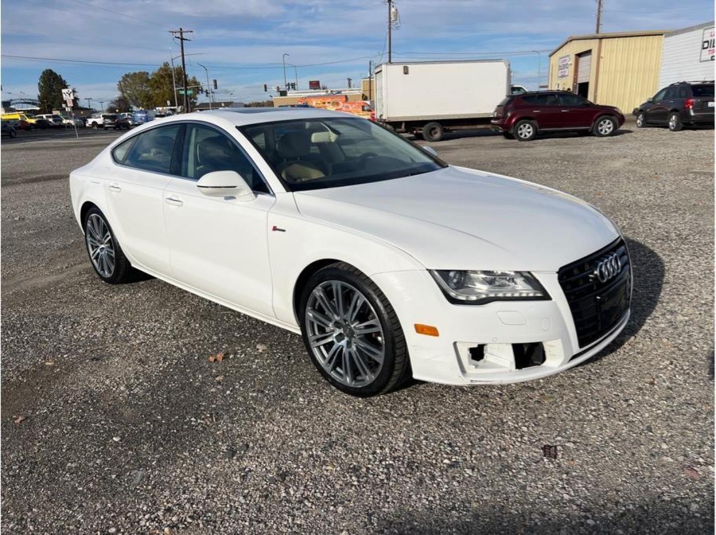 2014 White /No Color Audi A7 (WAUWGAFC6EN) with an V6, Sprchg, 3.0L engine, Auto, 8-Spd Tiptronic transmission, located at 607 W Columbia Drive, Kennewick, WA, 99336, (509) 987-1069, 46.216743, -119.126404 - Photo#2