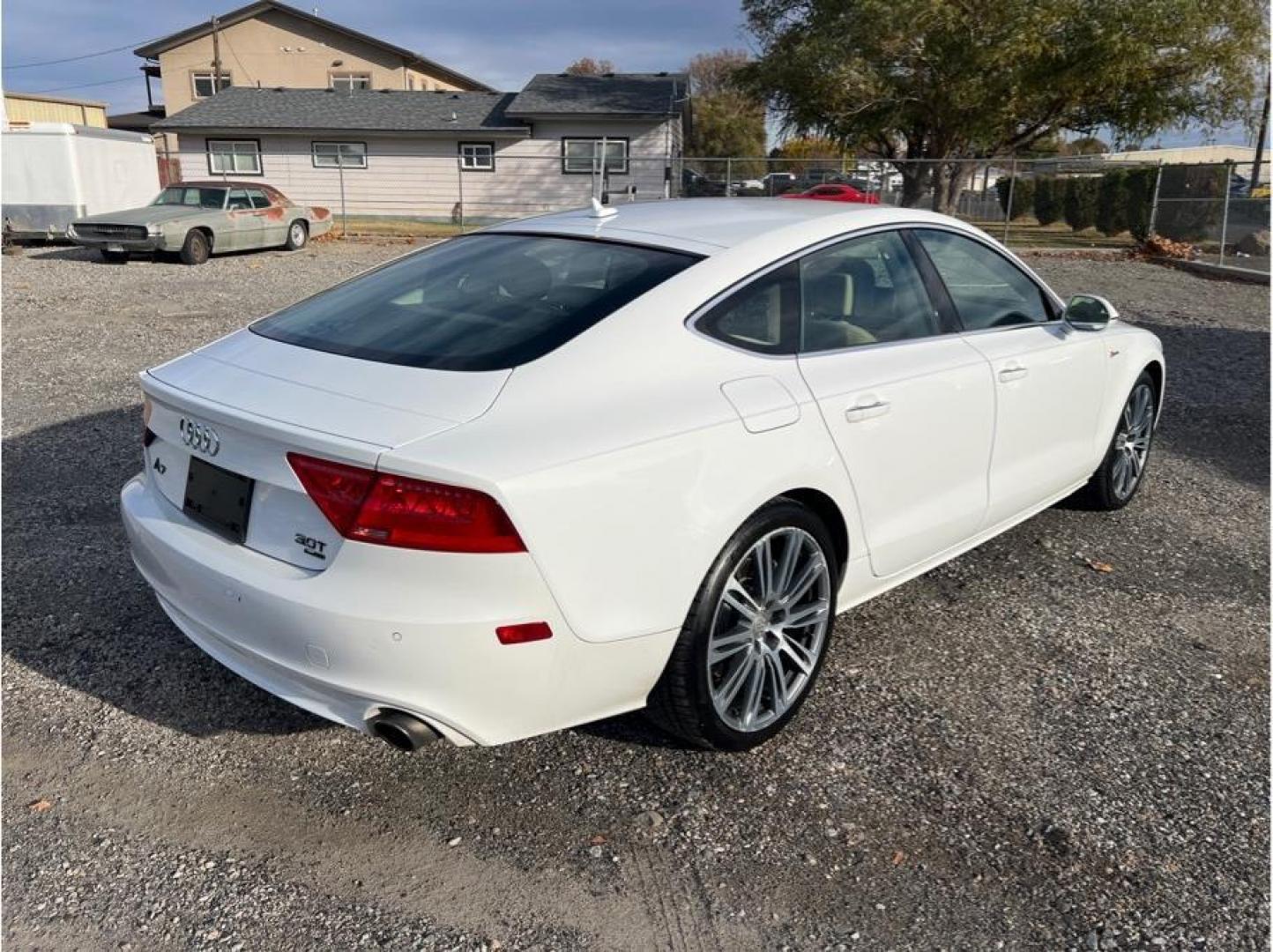 2014 White /No Color Audi A7 (WAUWGAFC6EN) with an V6, Sprchg, 3.0L engine, Auto, 8-Spd Tiptronic transmission, located at 607 W Columbia Drive, Kennewick, WA, 99336, (509) 987-1069, 46.216743, -119.126404 - Photo#4