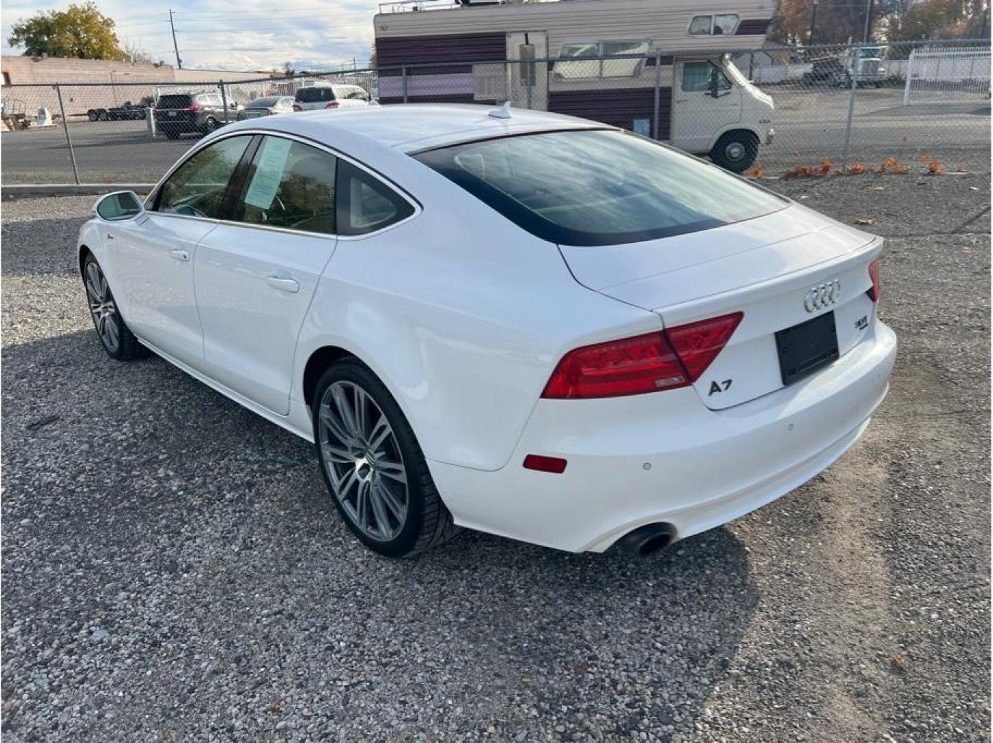 2014 White /No Color Audi A7 (WAUWGAFC6EN) with an V6, Sprchg, 3.0L engine, Auto, 8-Spd Tiptronic transmission, located at 607 W Columbia Drive, Kennewick, WA, 99336, (509) 987-1069, 46.216743, -119.126404 - Photo#6