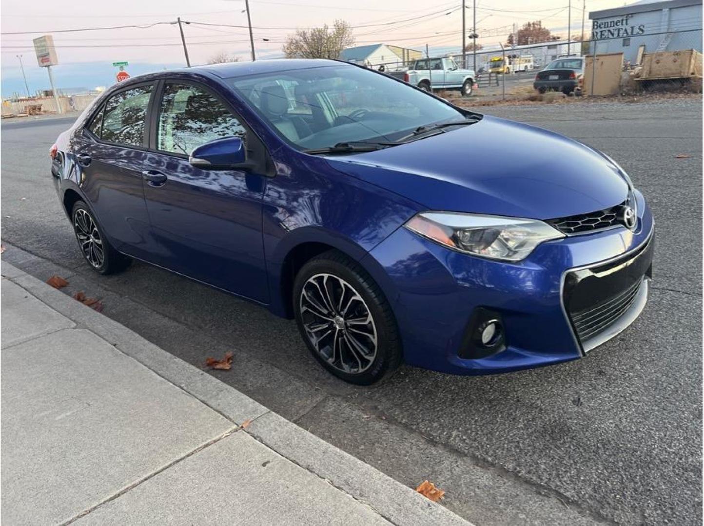 2014 Blue /No Color Toyota Corolla (5YFBURHE1EP) with an 4-Cyl, 1.8 Liter engine, Auto, CVTi-S w/Man Mode transmission, located at 607 W Columbia Drive, Kennewick, WA, 99336, (509) 987-1069, 46.216743, -119.126404 - Photo#2